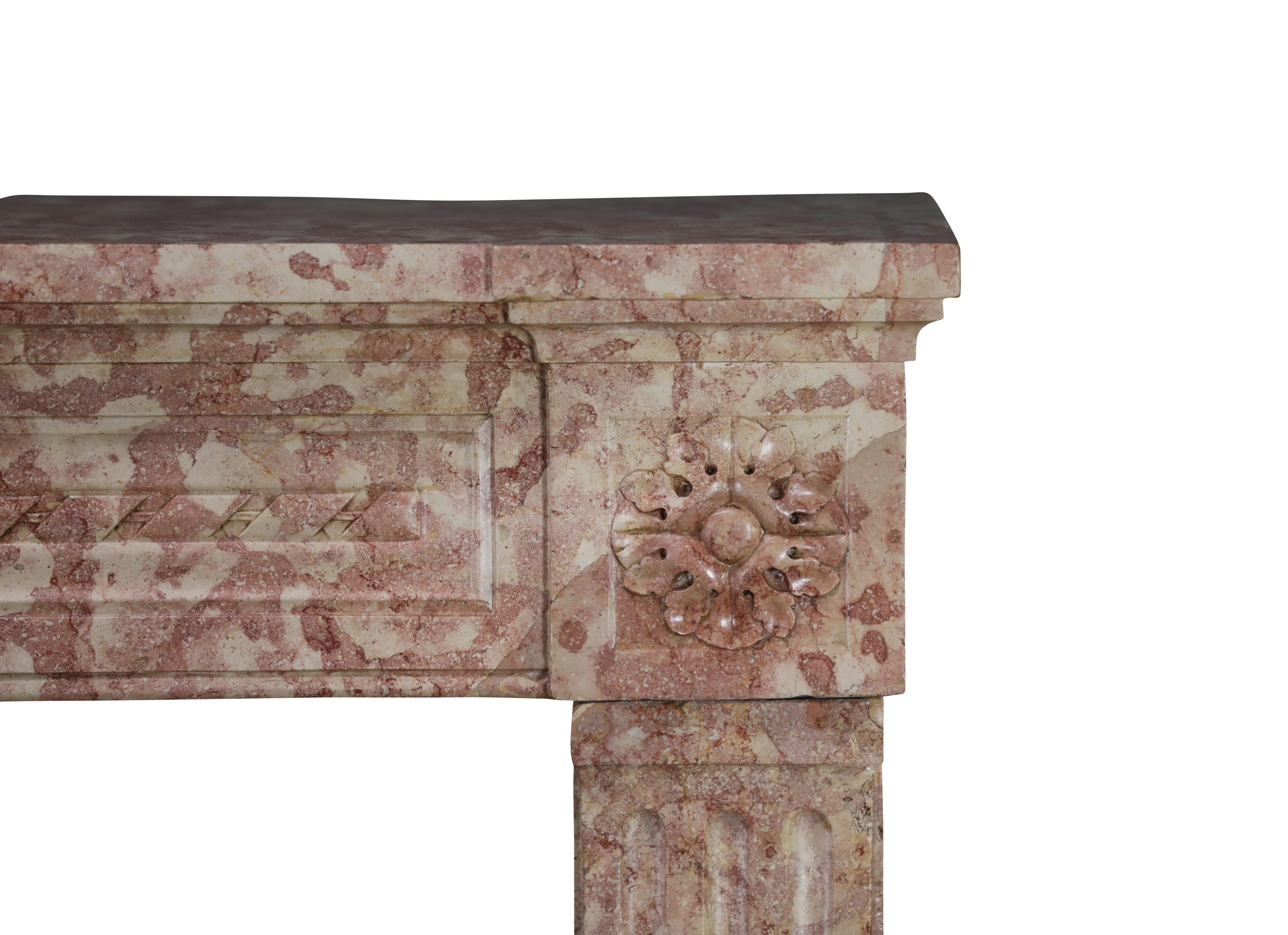 18th Century French Castle Fireplace In Rose And Ivory Marble Stone For Sale 3