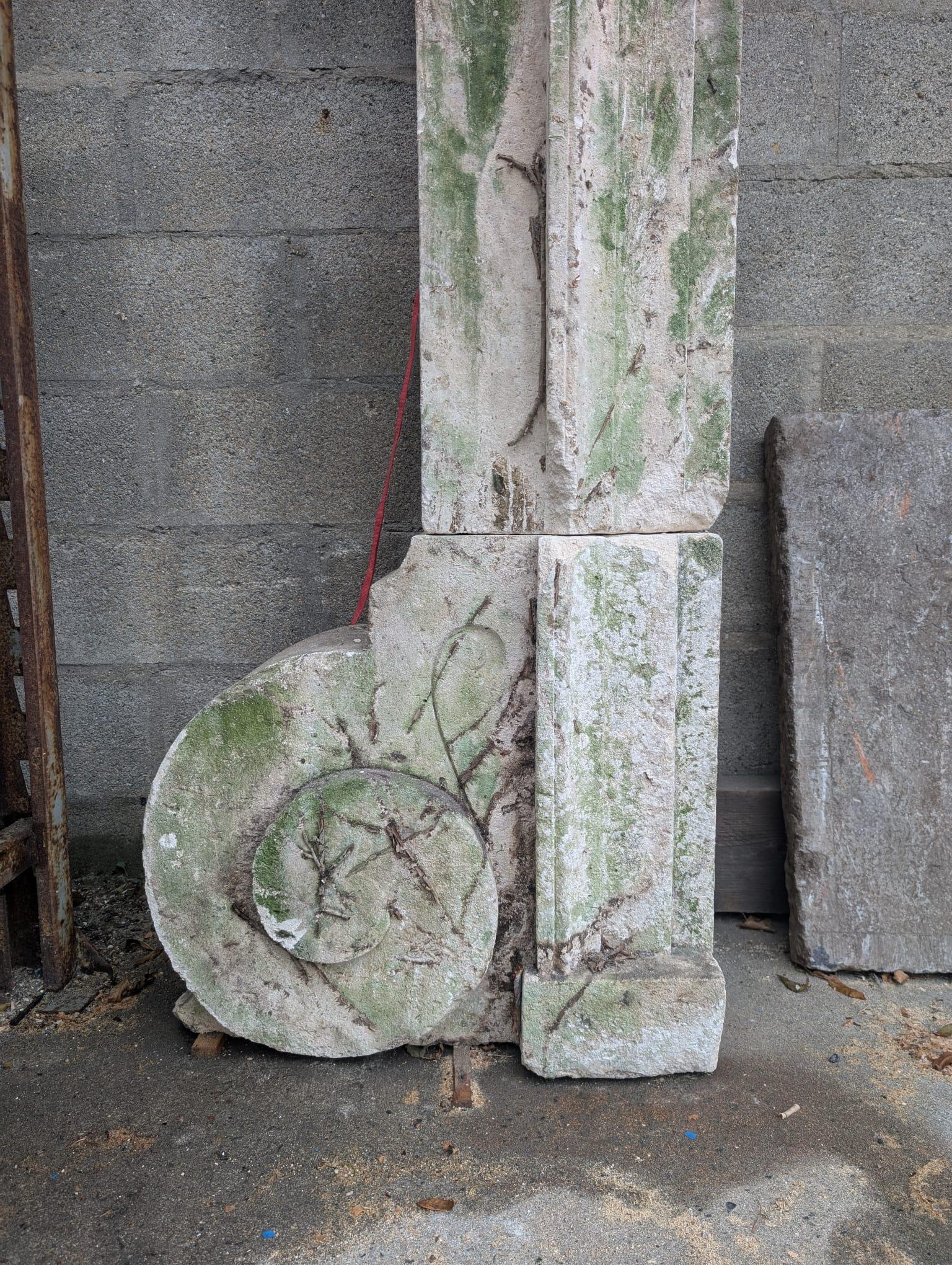 18th-Century French Château Limestone Arch with Pediment, circa 1750 For Sale 1