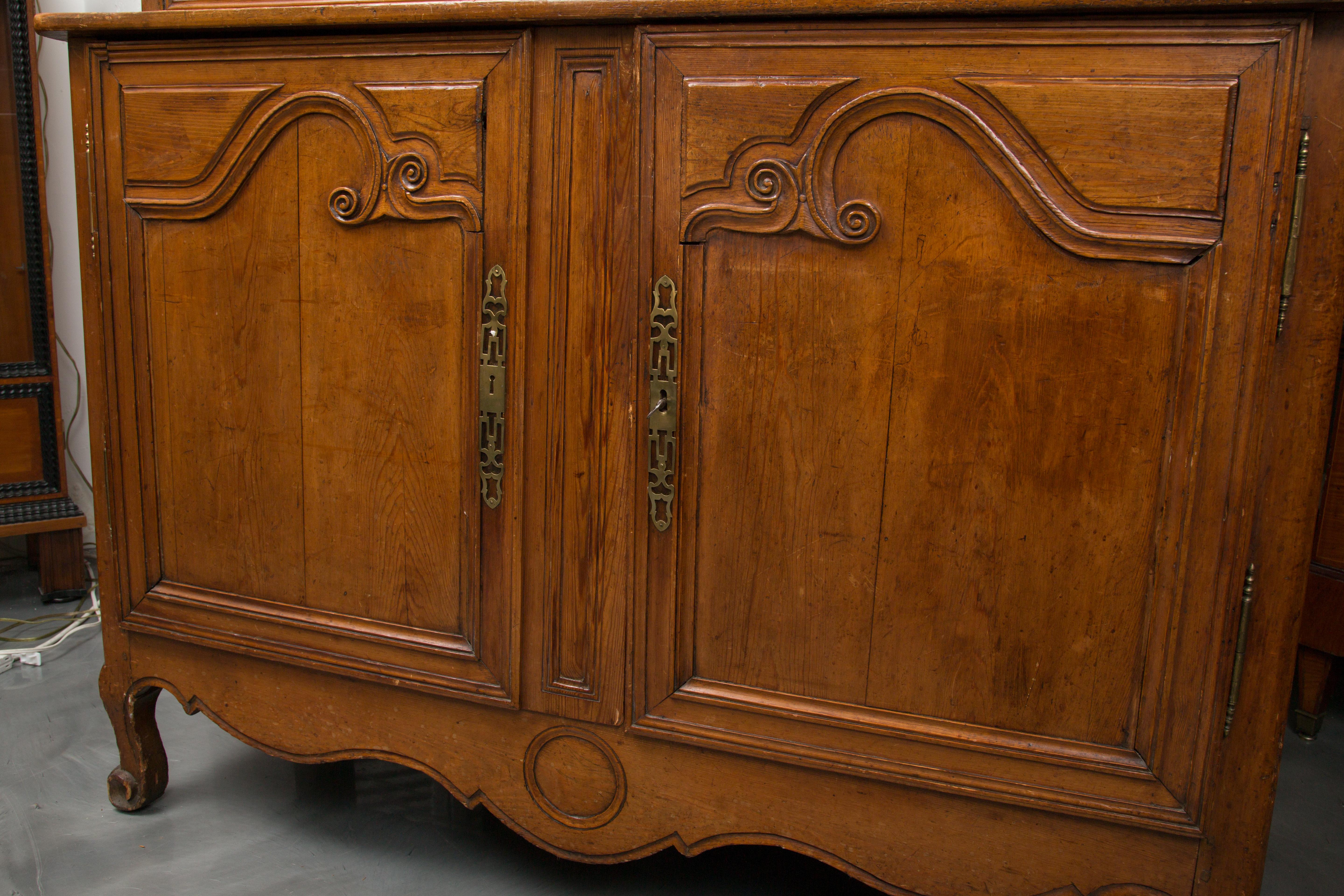 18th Century French Cherry Buffet a Deux Corps For Sale 6