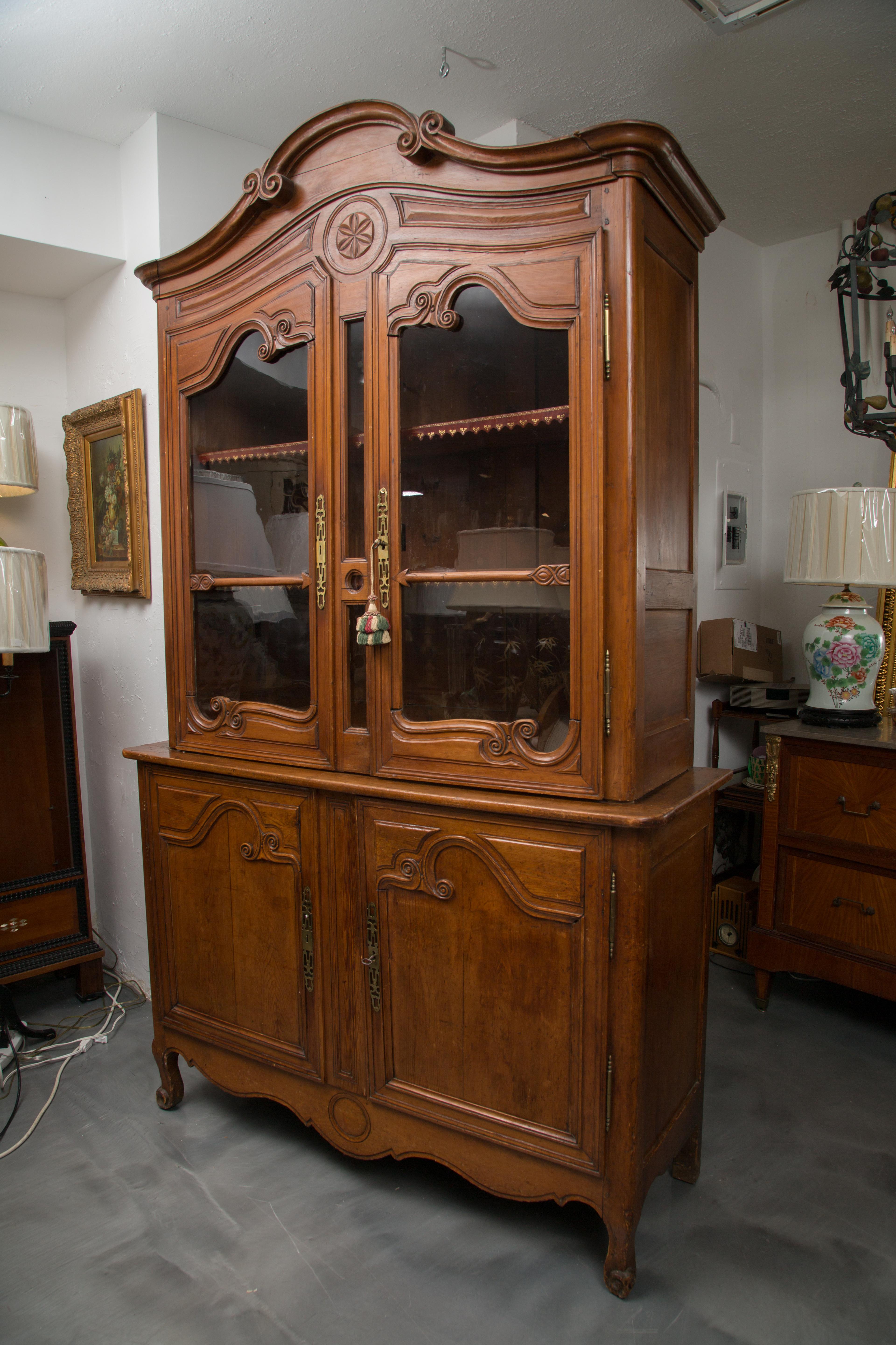 18th Century French Cherry Buffet a Deux Corps For Sale 2