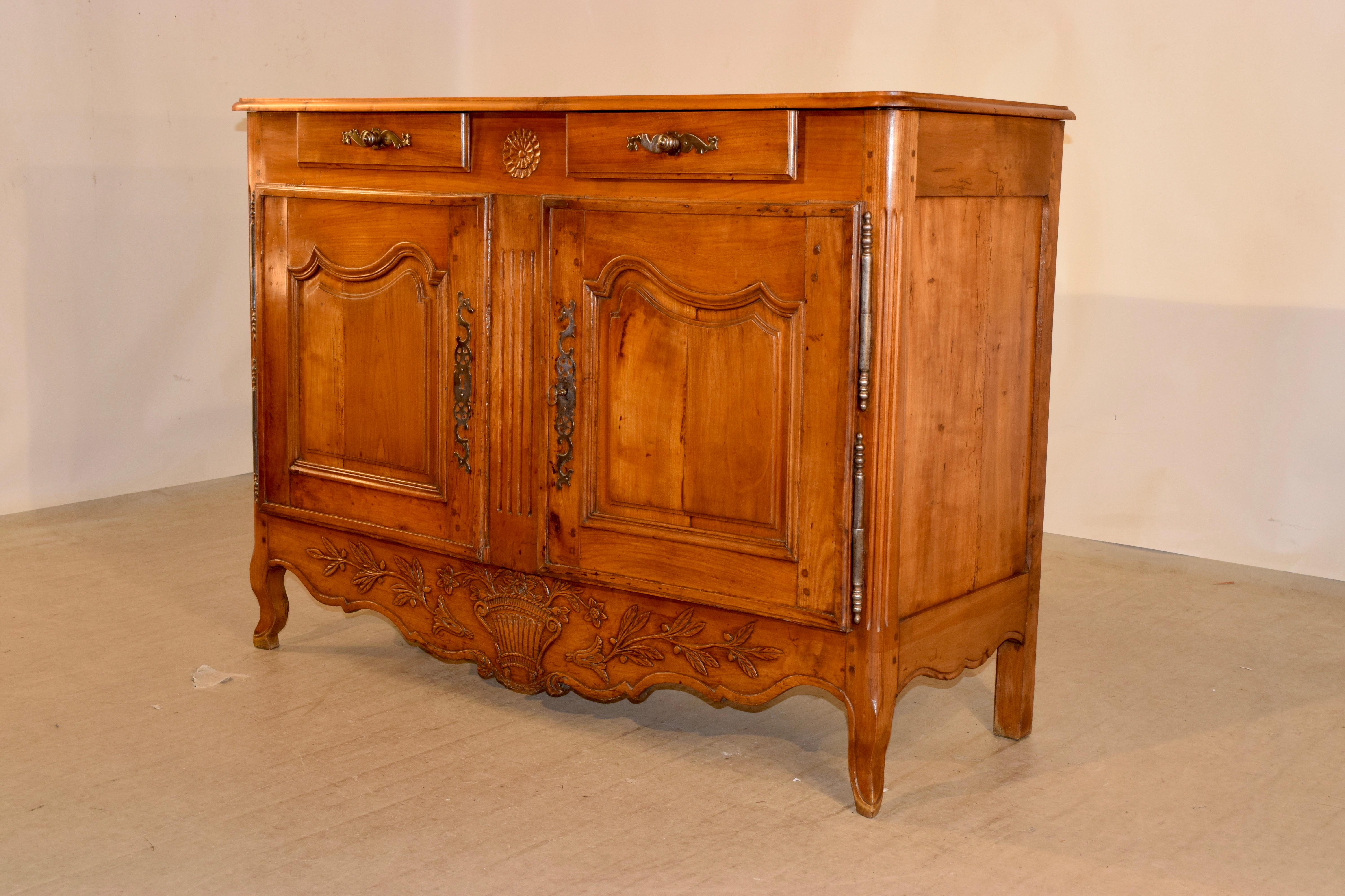 18th Century French Cherry Buffet In Good Condition In High Point, NC