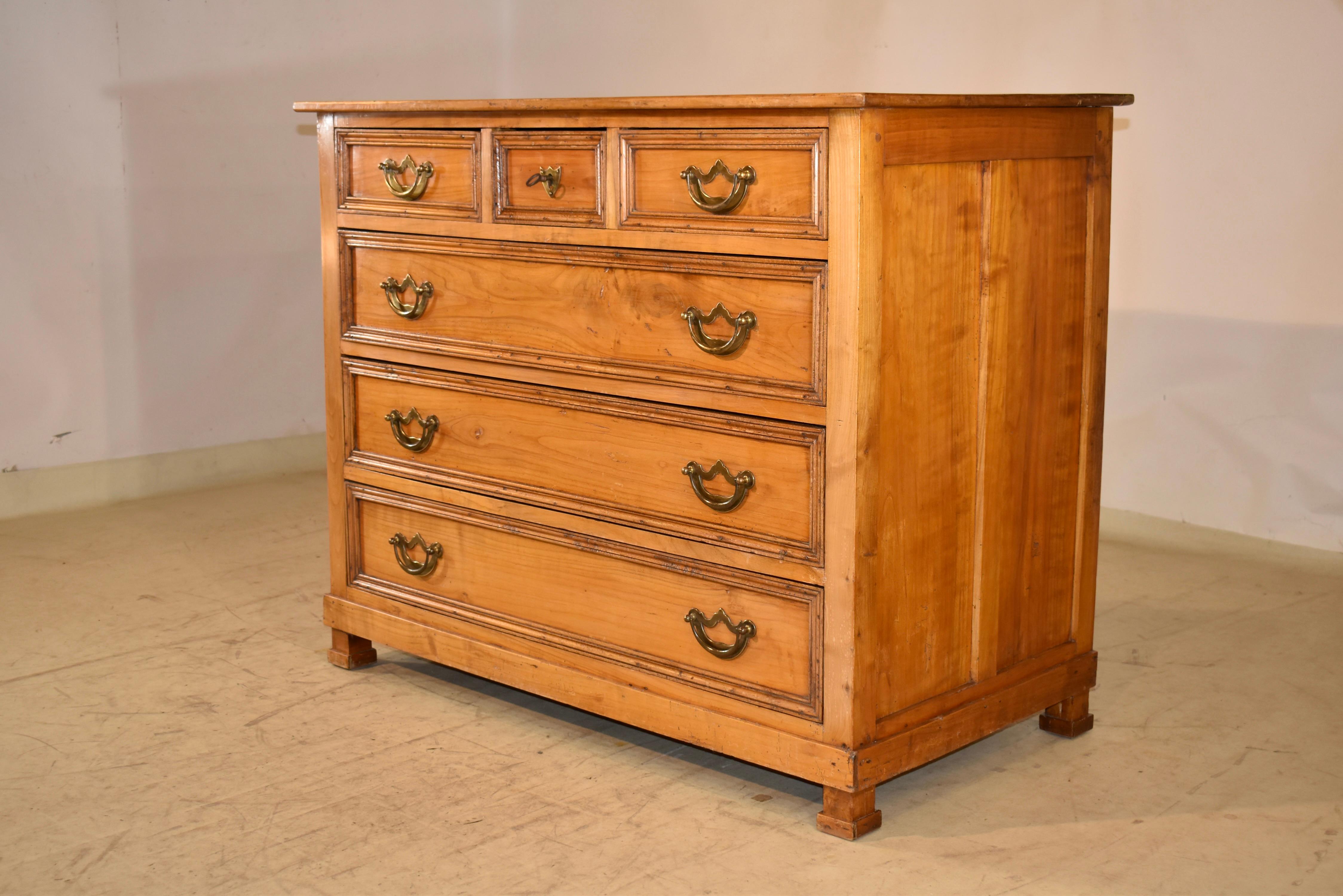 Ottone Cassettiera in ciliegio francese del XVIII secolo in vendita