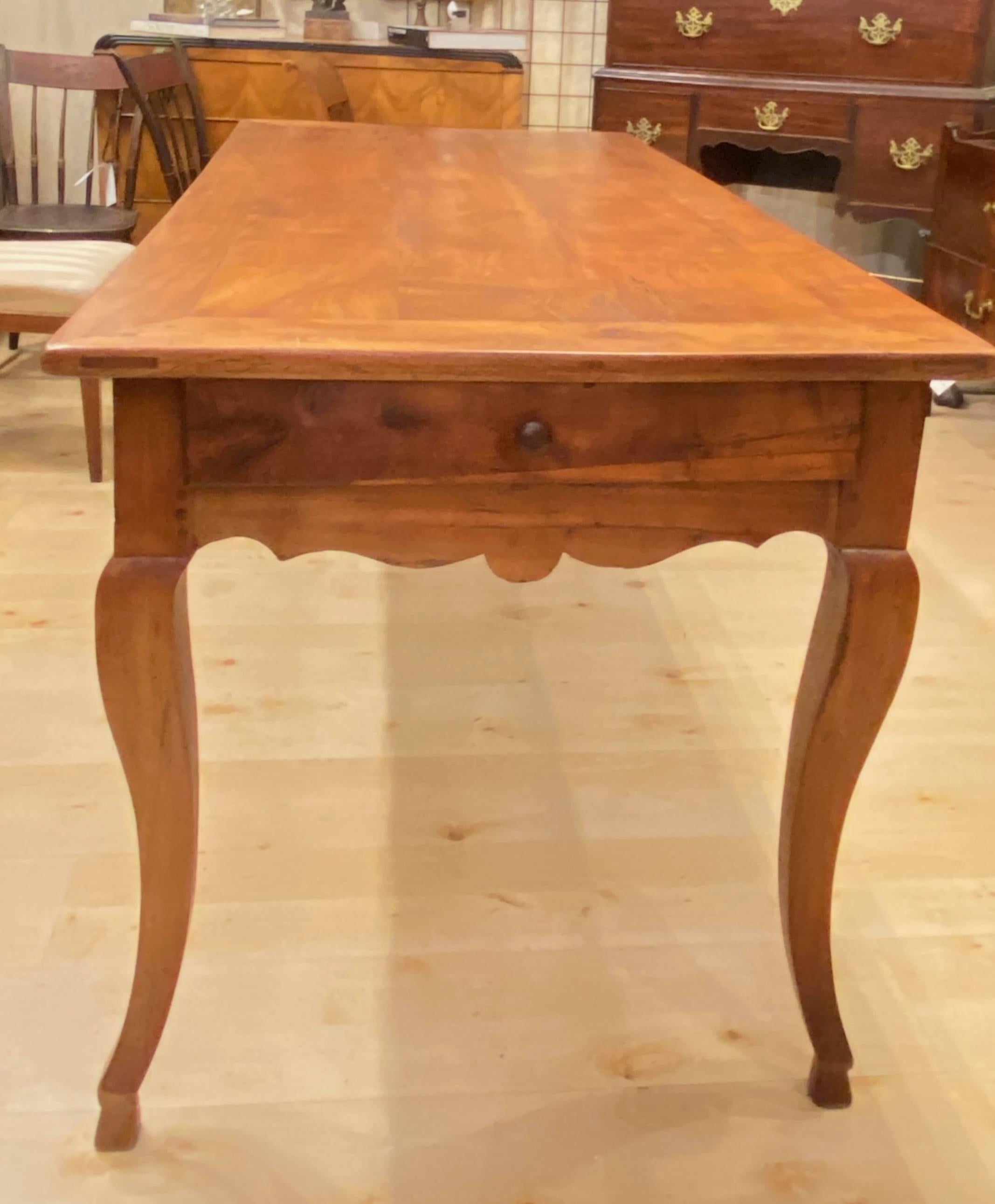 18th Century French Cherry Wood Dining Table In Good Condition For Sale In San Francisco, CA