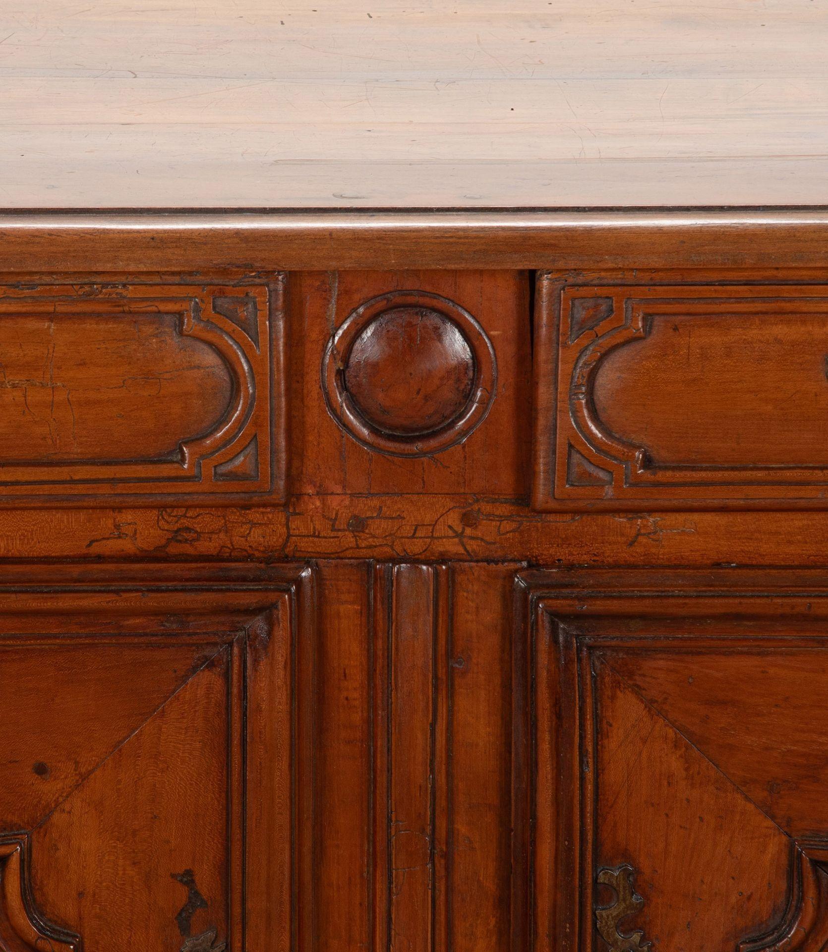 Buffet in ciliegio francese del XVIII secolo in vendita 1