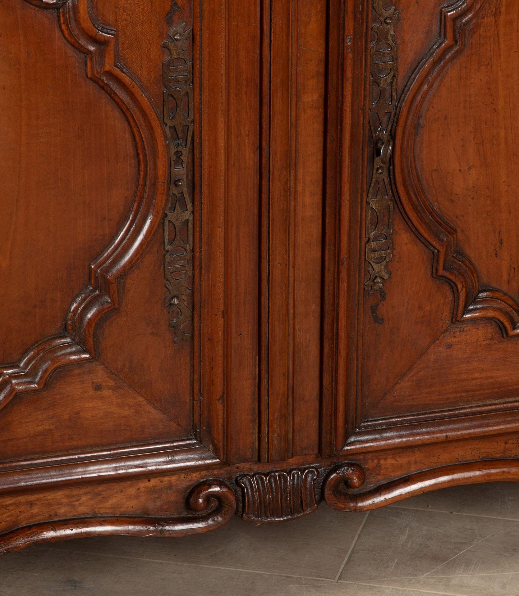 Buffet in ciliegio francese del XVIII secolo in vendita 2