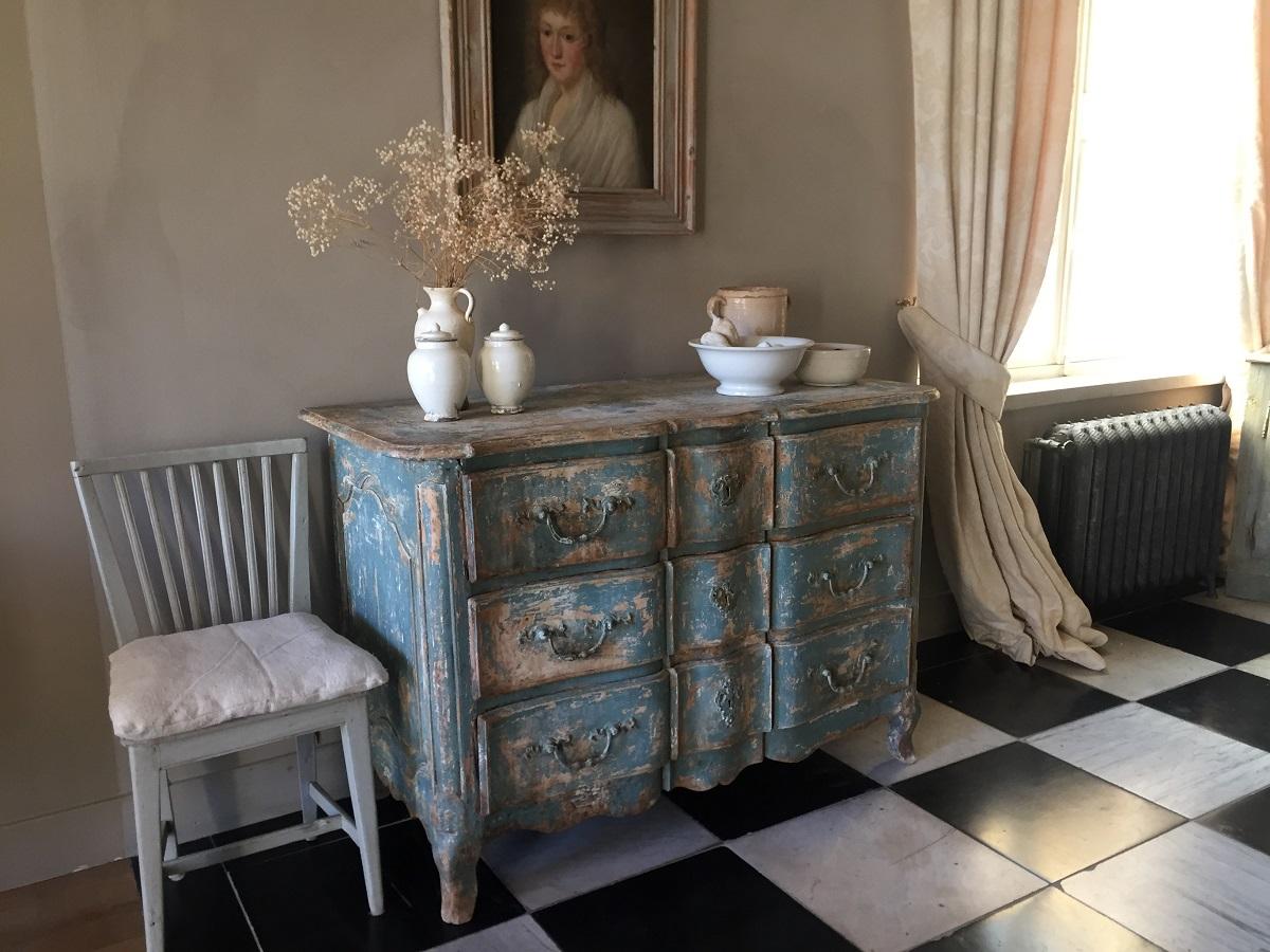 Chestnut 18th Century French Chest of Drawers Commode