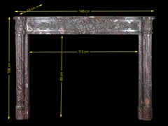 Classico francese del XVIII secolo, pezzo unico di caminetto antico