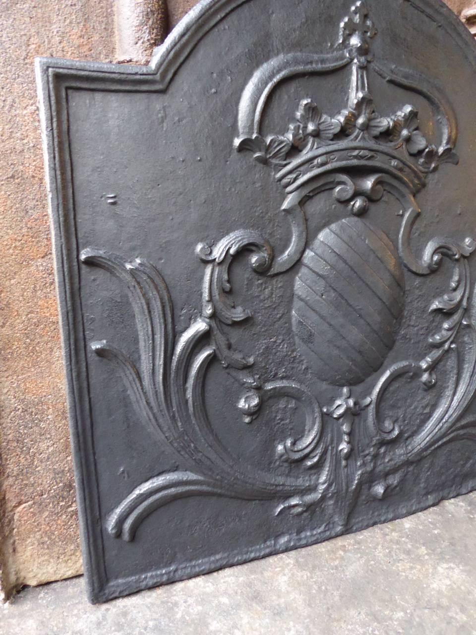 18th Century French 'Coat of Arms' Fireback In Good Condition In Amerongen, NL