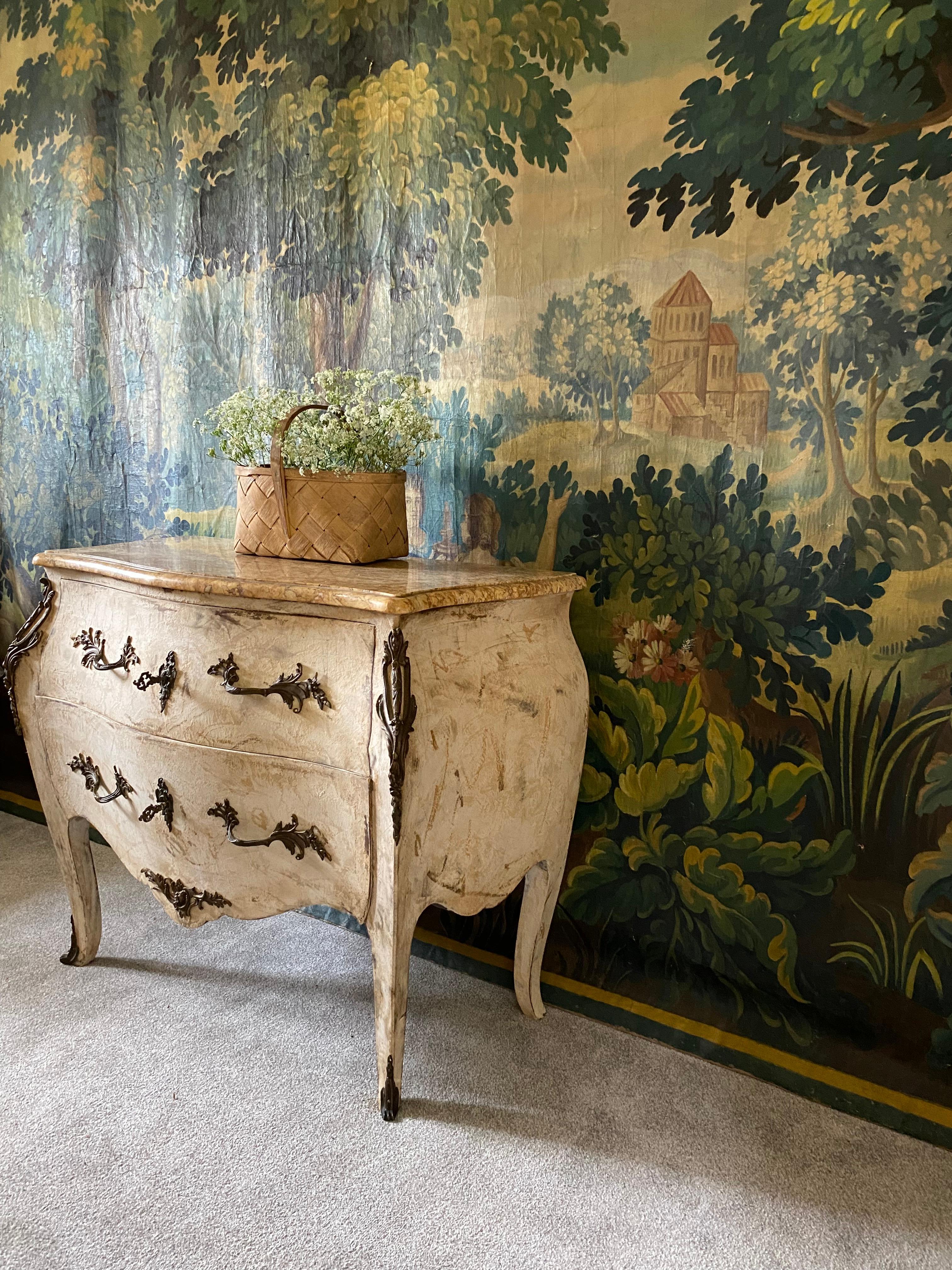 18th Century French Commode  For Sale 5