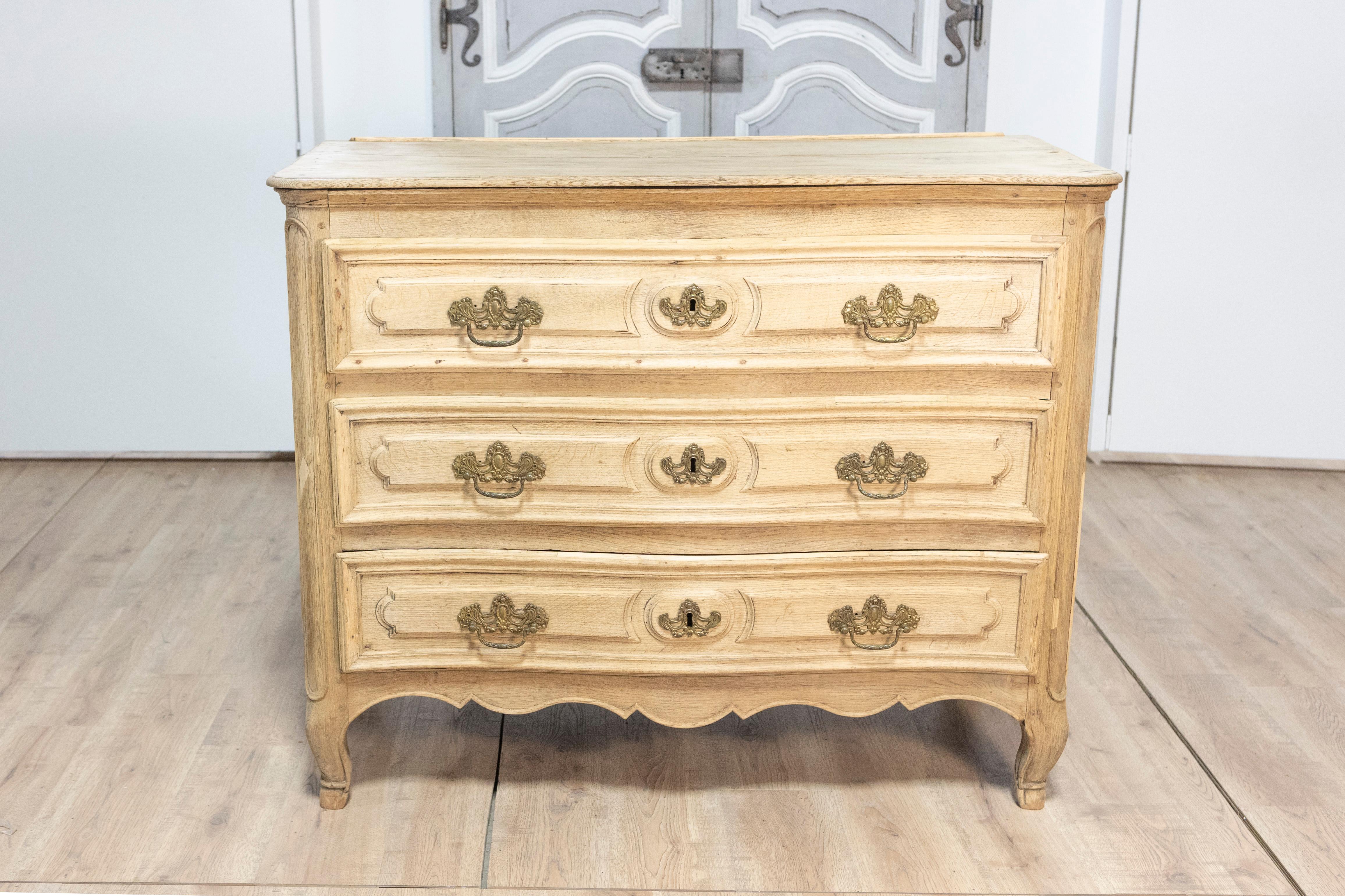 Luigi XV Commode francese del XVIII secolo in vendita