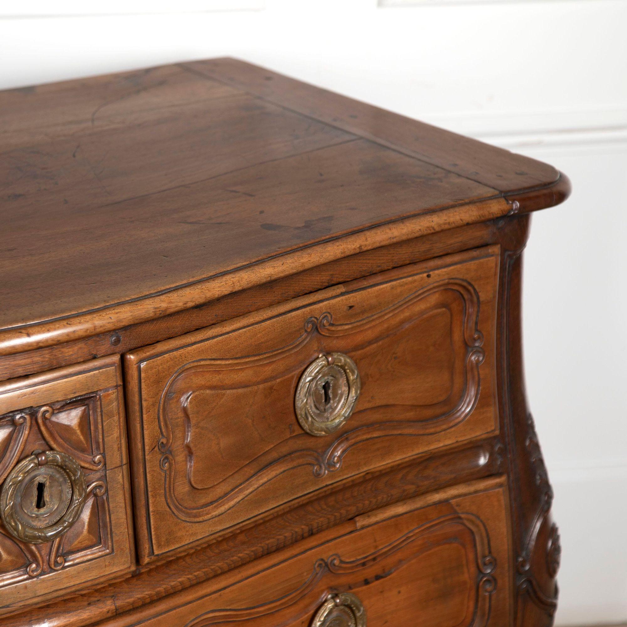 18th Century French Commode In Good Condition For Sale In Gloucestershire, GB