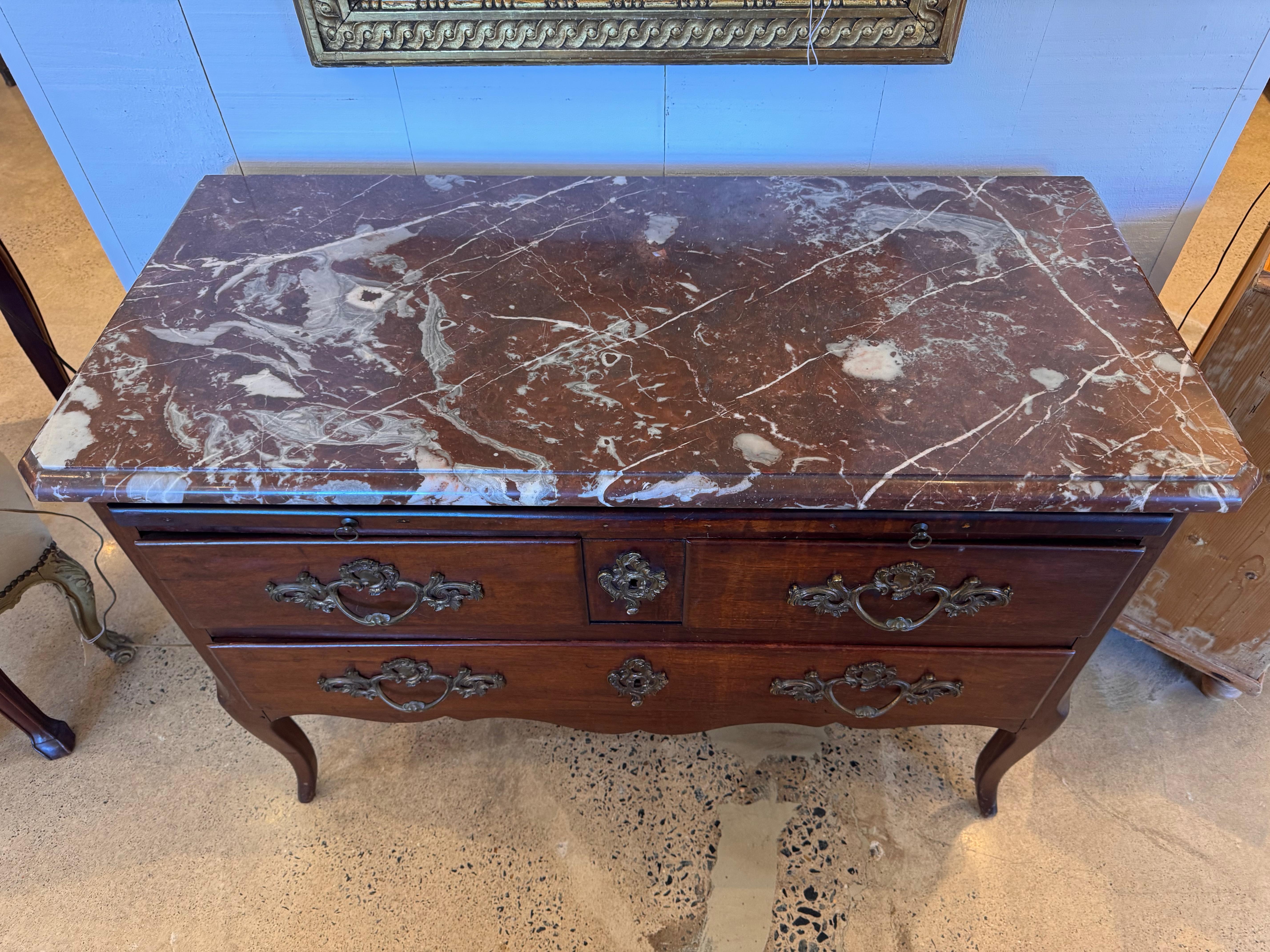 Fino al XVIII secolo Commode francese del XVIII secolo in vendita