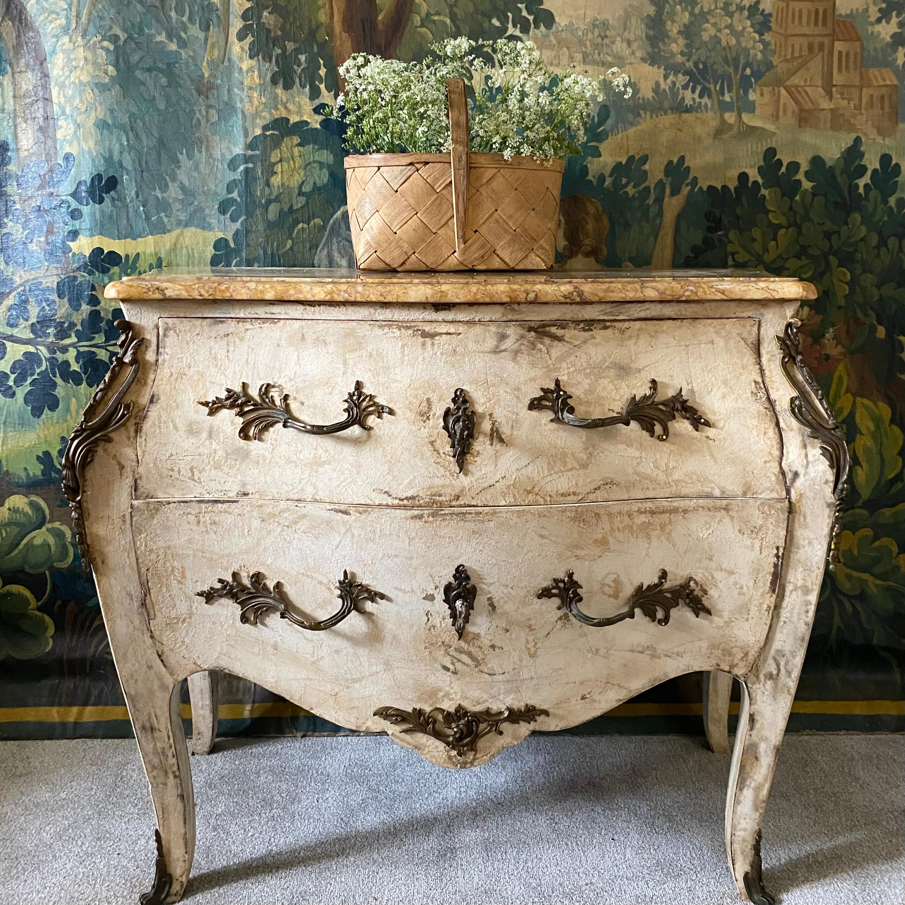 18th Century French Commode  For Sale 3