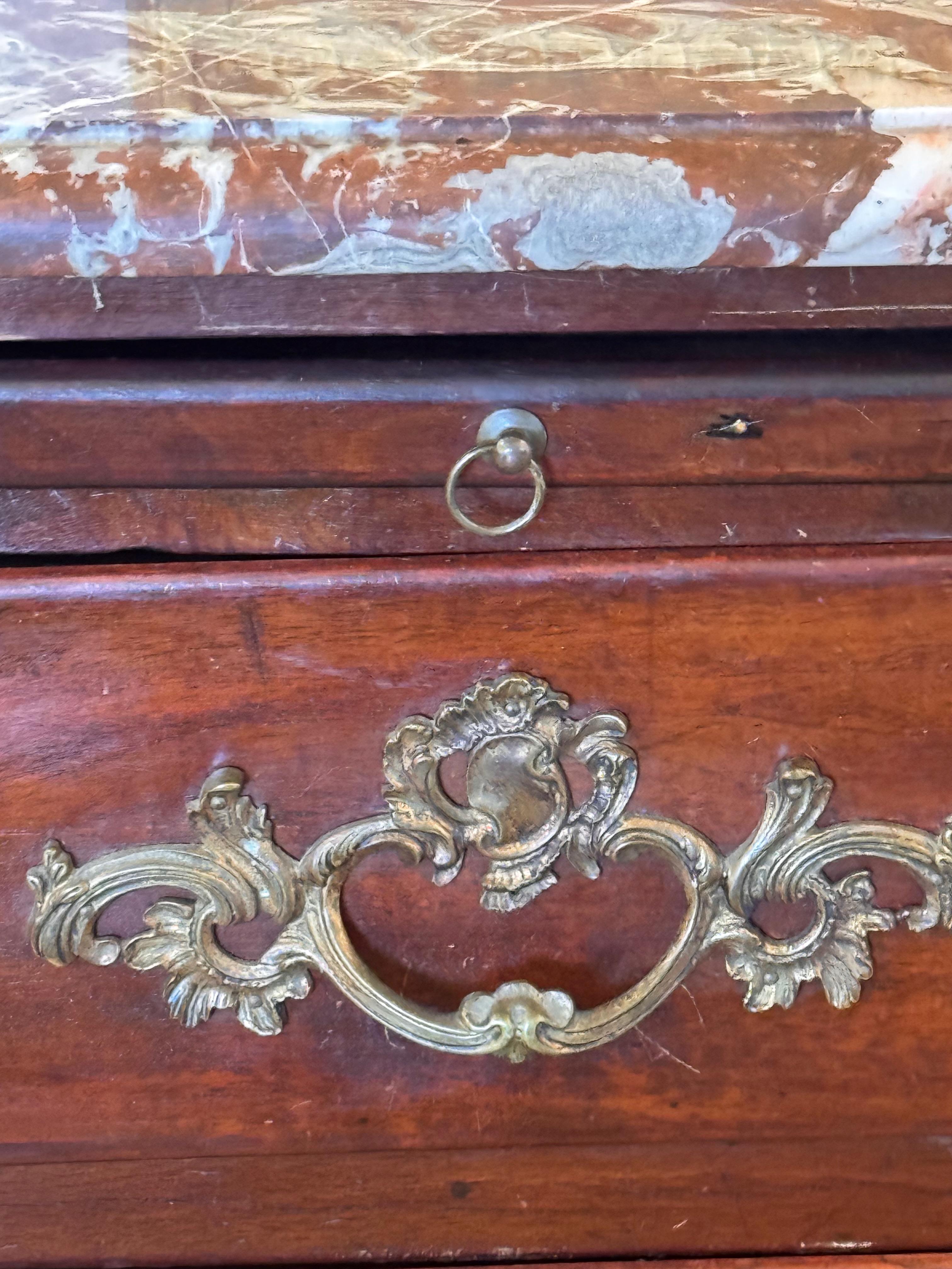 Commode francese del XVIII secolo in vendita 3