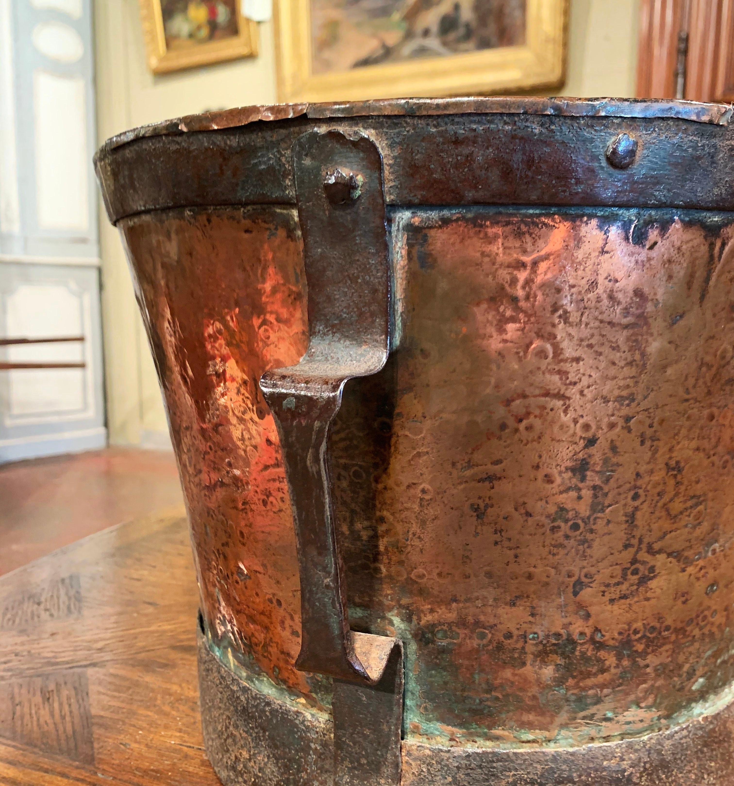18th Century French Copper and Iron Grain Measure Bucket with Side Handles In Good Condition In Dallas, TX