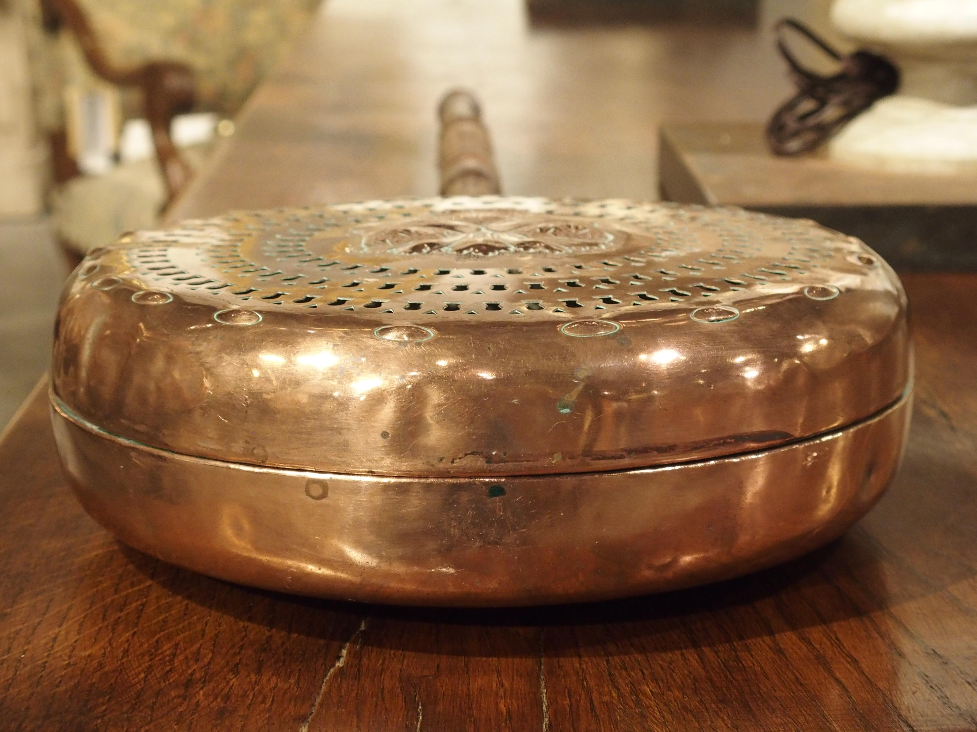 18th Century French Copper Bassinoire Bed Warmer 2