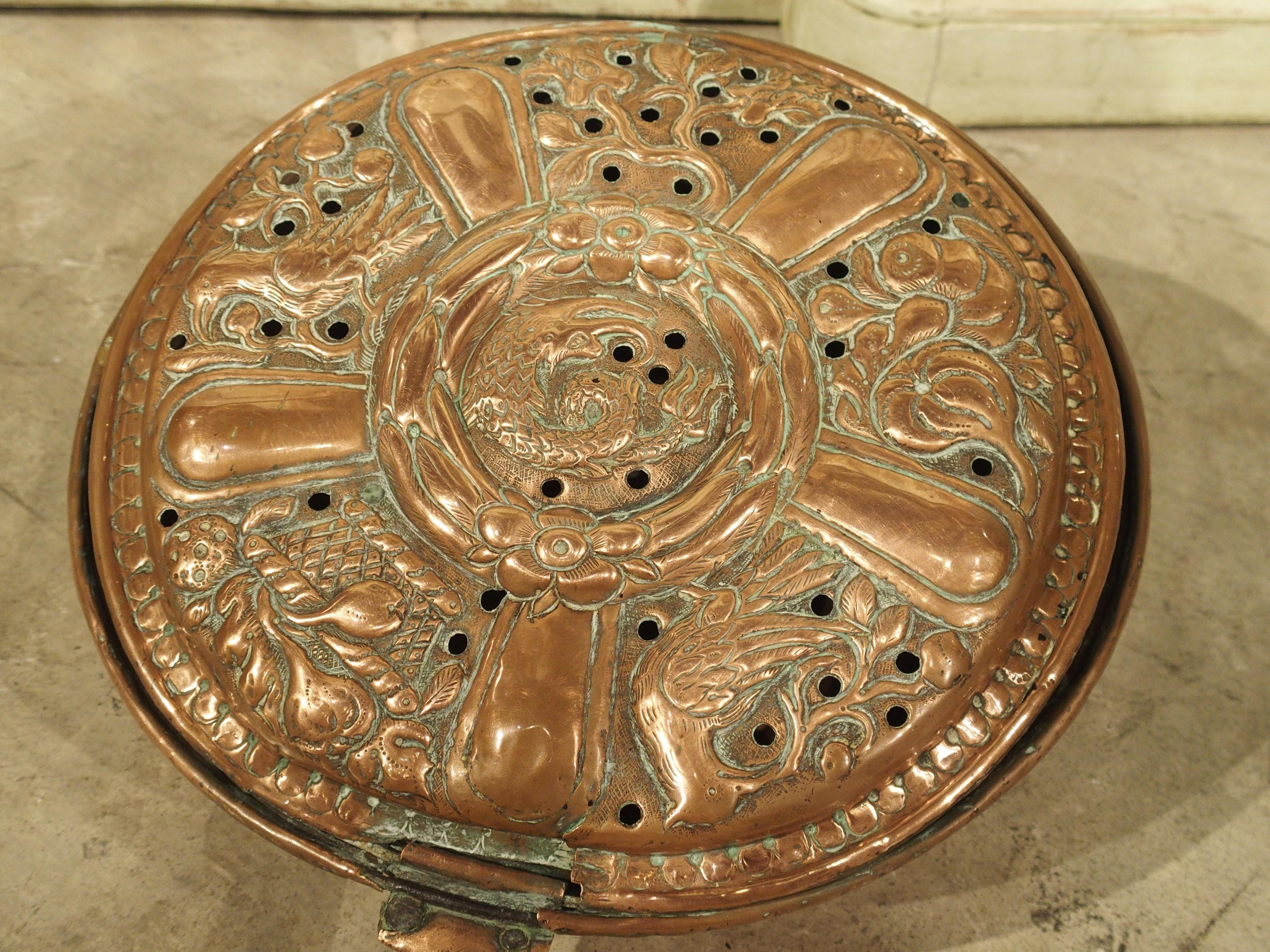 Hand-Carved 18th Century French Copper Bassinoire Bed Warmer For Sale