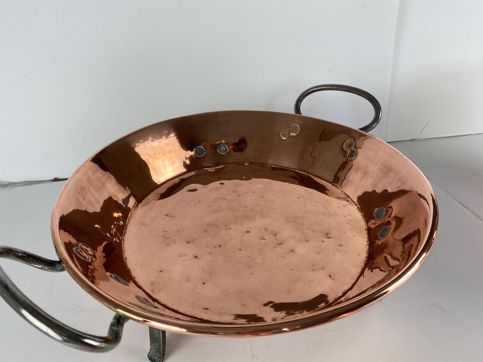 French Copper Large Tourtiere, 18th Century In Good Condition For Sale In Pomona, CA