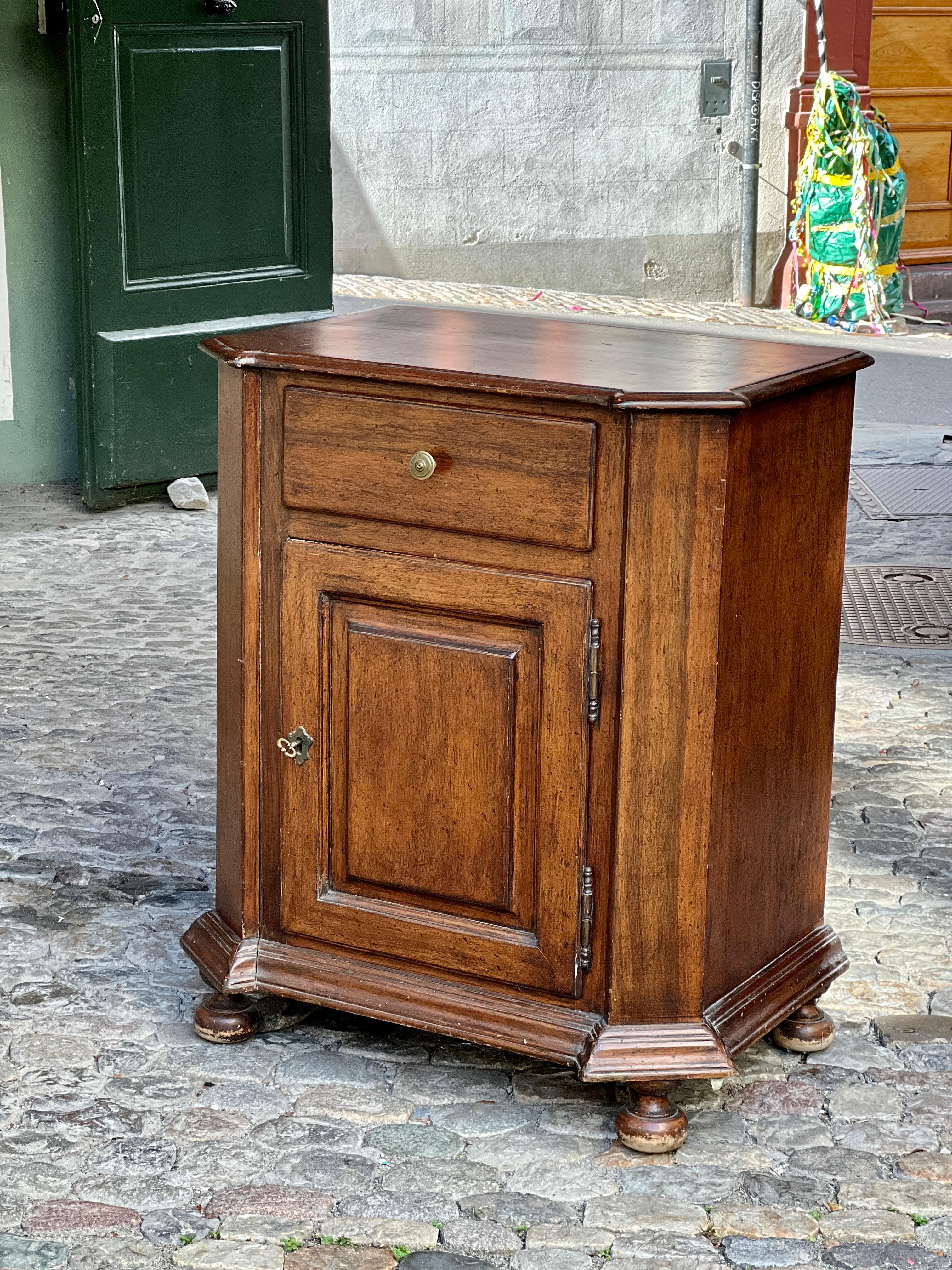 18th Century French Countryside Oak Sideboard  In Good Condition For Sale In Basel, BS