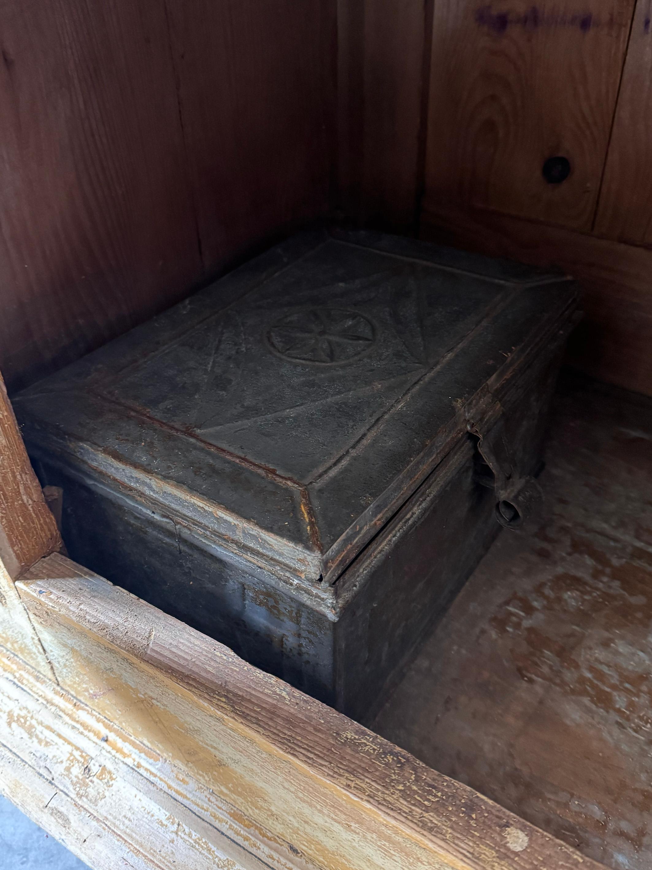 Credenza francese del XVIII secolo 3