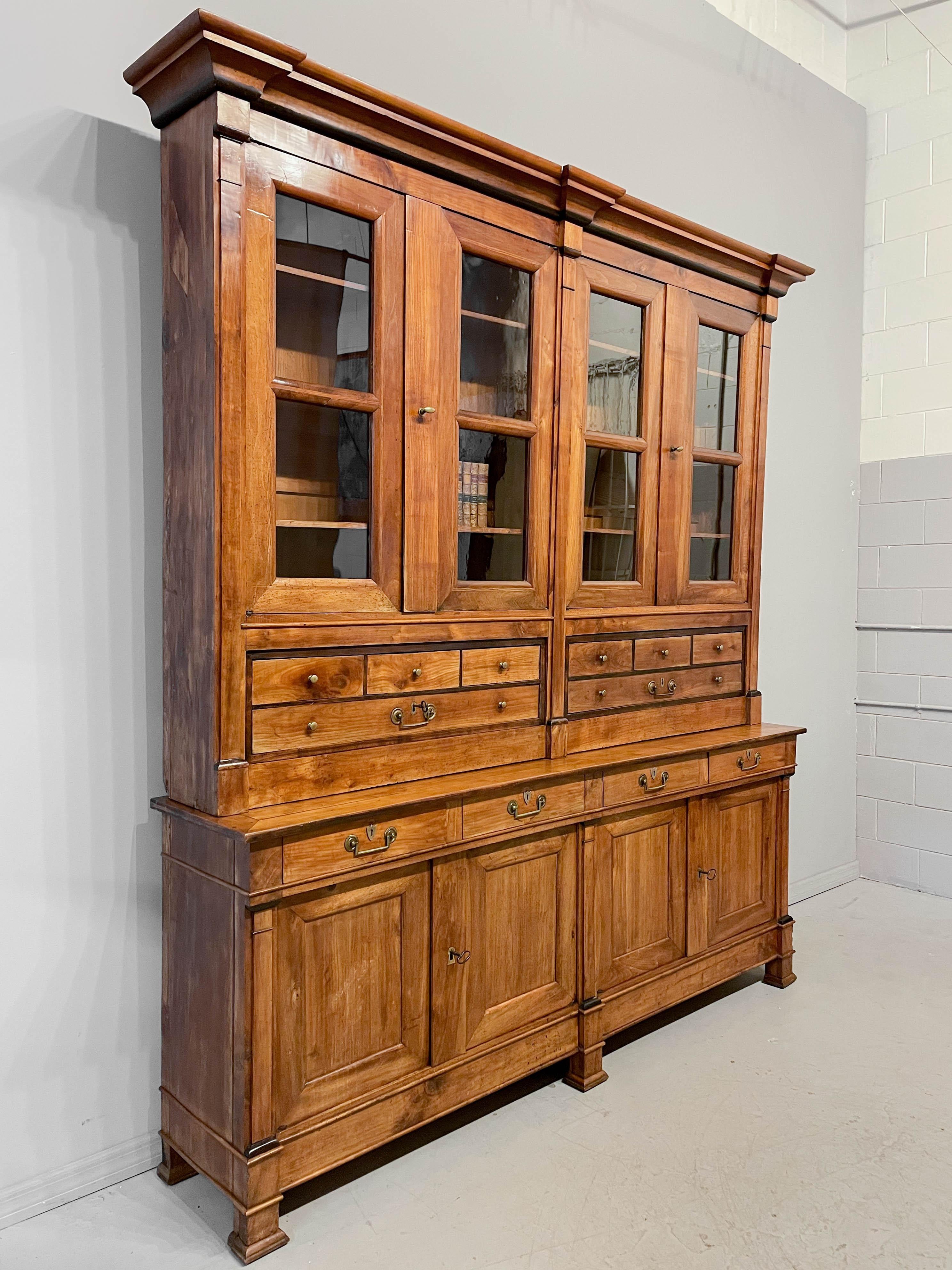 18th Century French Directoire Buffet a Deux Corps or Bibliotheque In Good Condition For Sale In Winter Park, FL