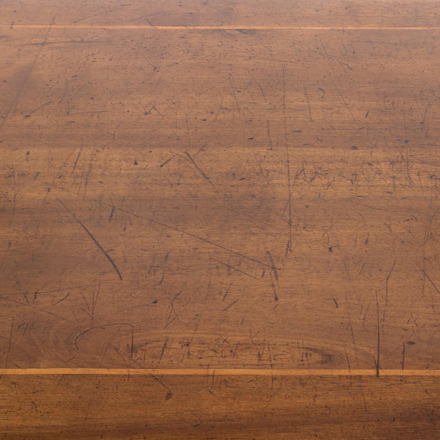 Fin du XVIIIe siècle Table de tiroir en noyer d'époque Directoire du 18ème siècle avec bande de marqueterie en vente