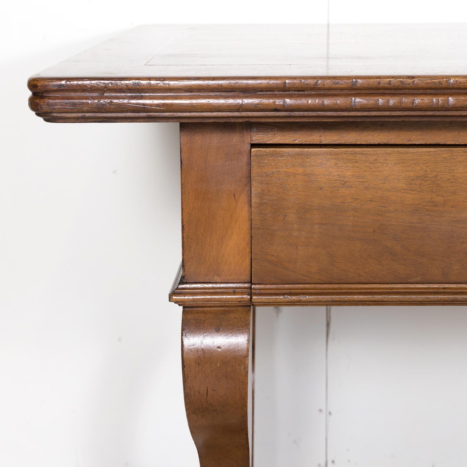 Table de tiroir en noyer d'époque Directoire du 18ème siècle avec bande de marqueterie en vente 1