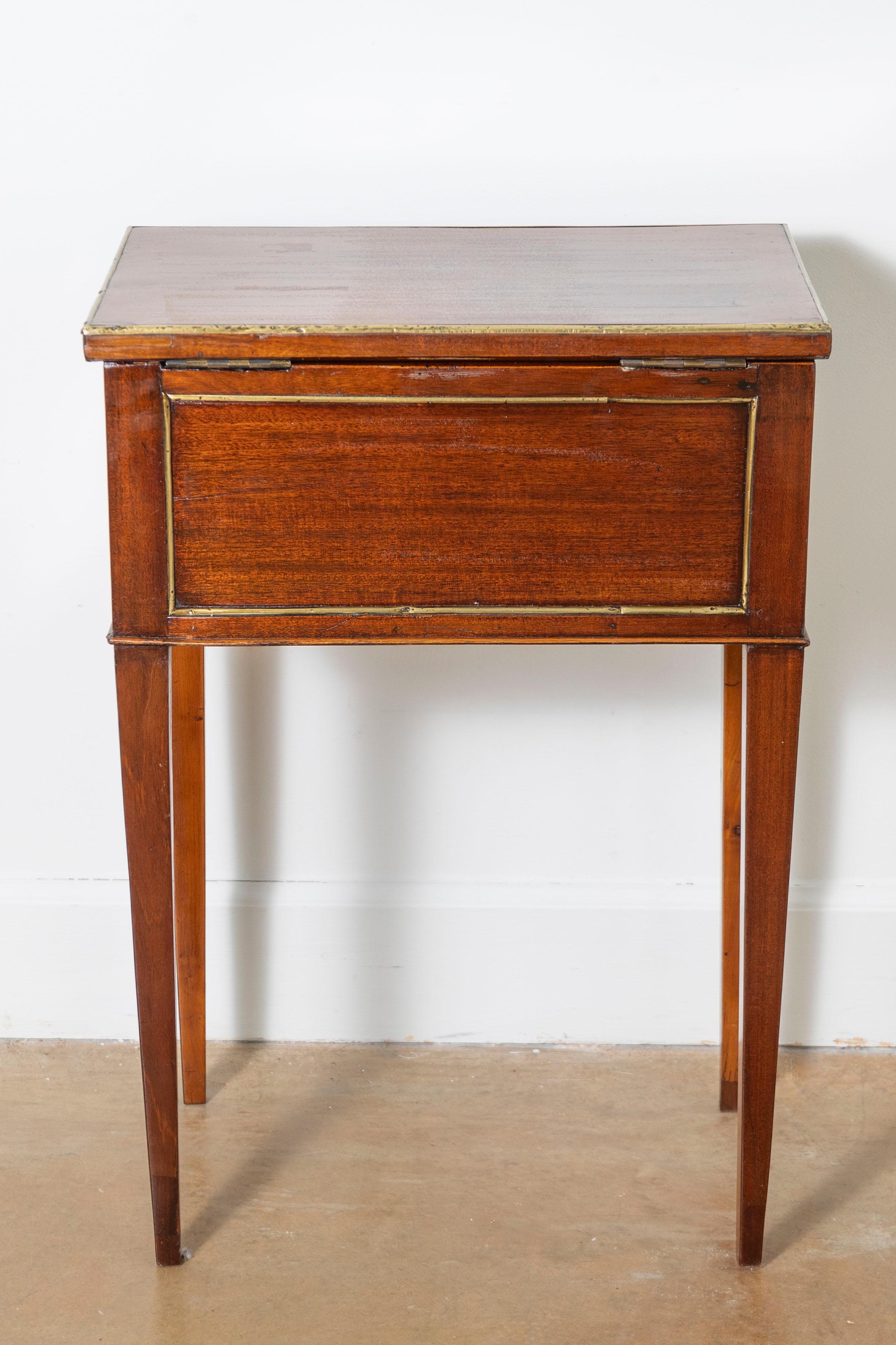 18th Century French Dressing Table For Sale 4