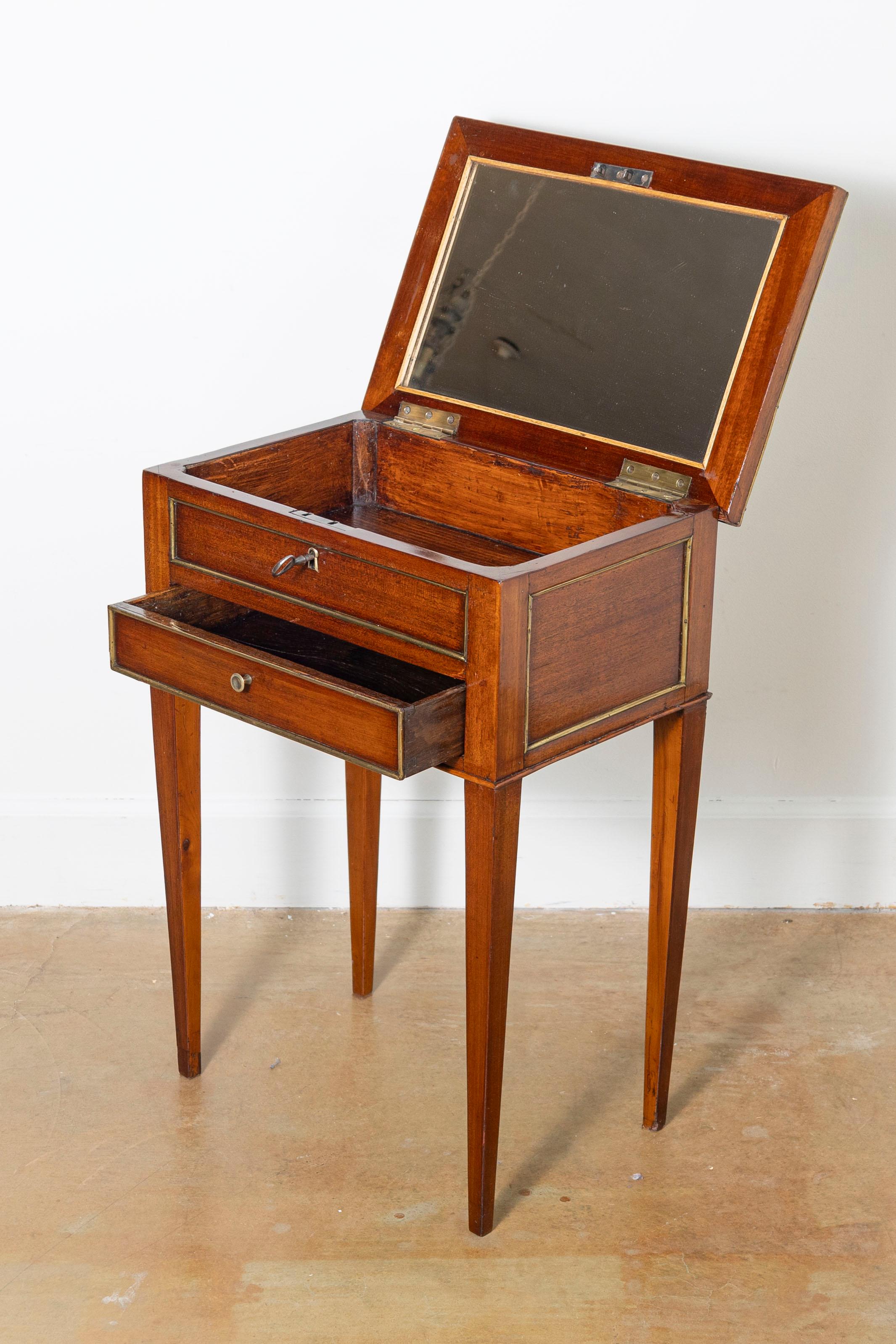 18th Century and Earlier 18th Century French Dressing Table For Sale