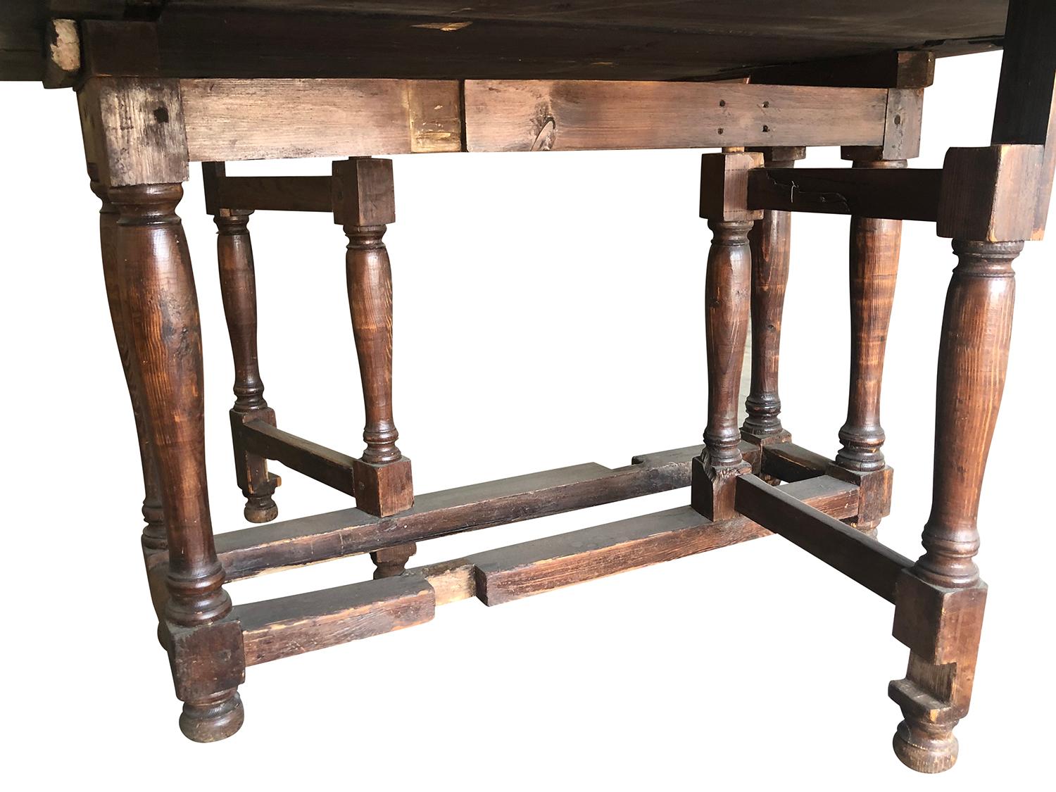 18th Century French Rustic Walnut Drop-Leaf Table - Antique Farmhouse Table For Sale 3