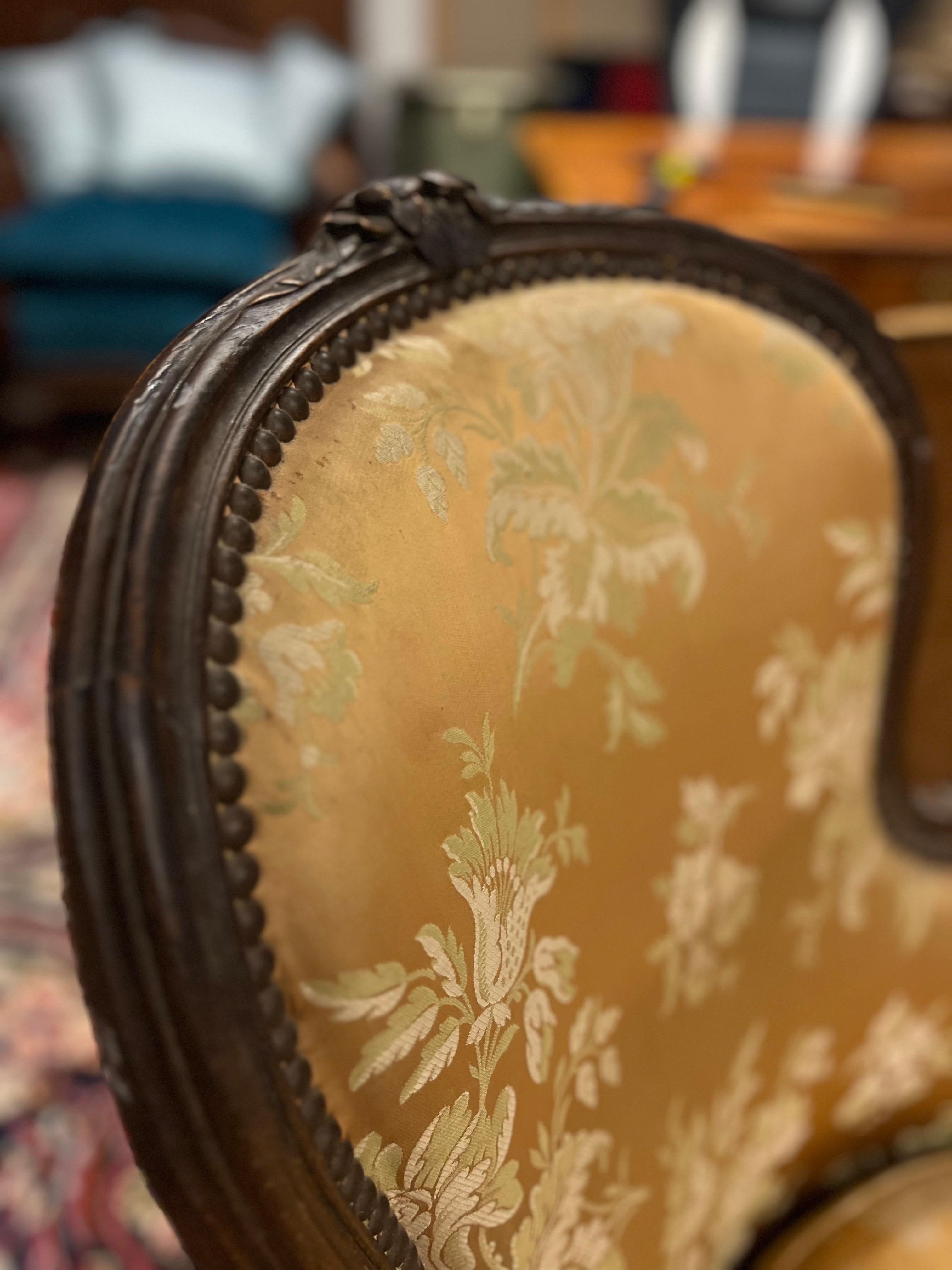 18th Century French Duchesse Part Bergere Louis XV Period in Hand Carved Wood In Good Condition For Sale In Sofia, BG