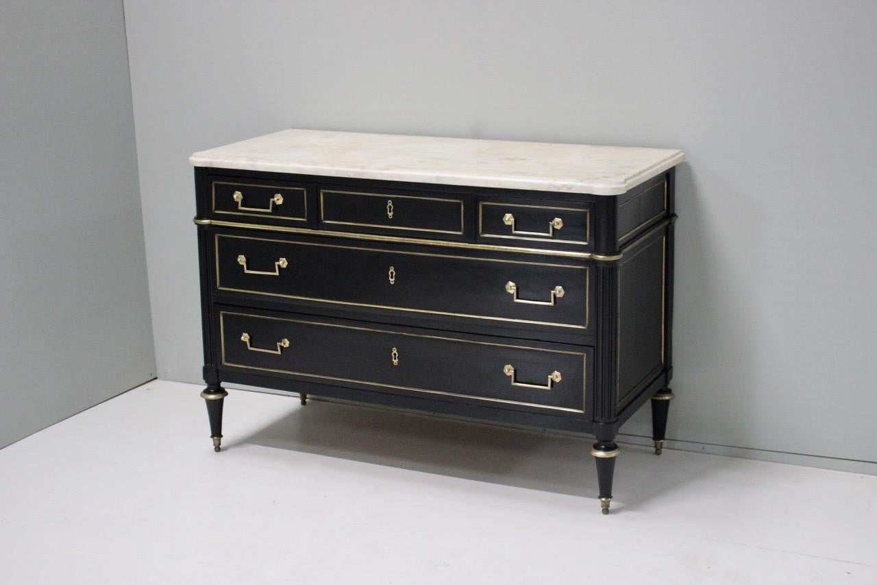 18th Century French Ebonized Commode im Zustand „Gut“ in Gloucestershire, GB