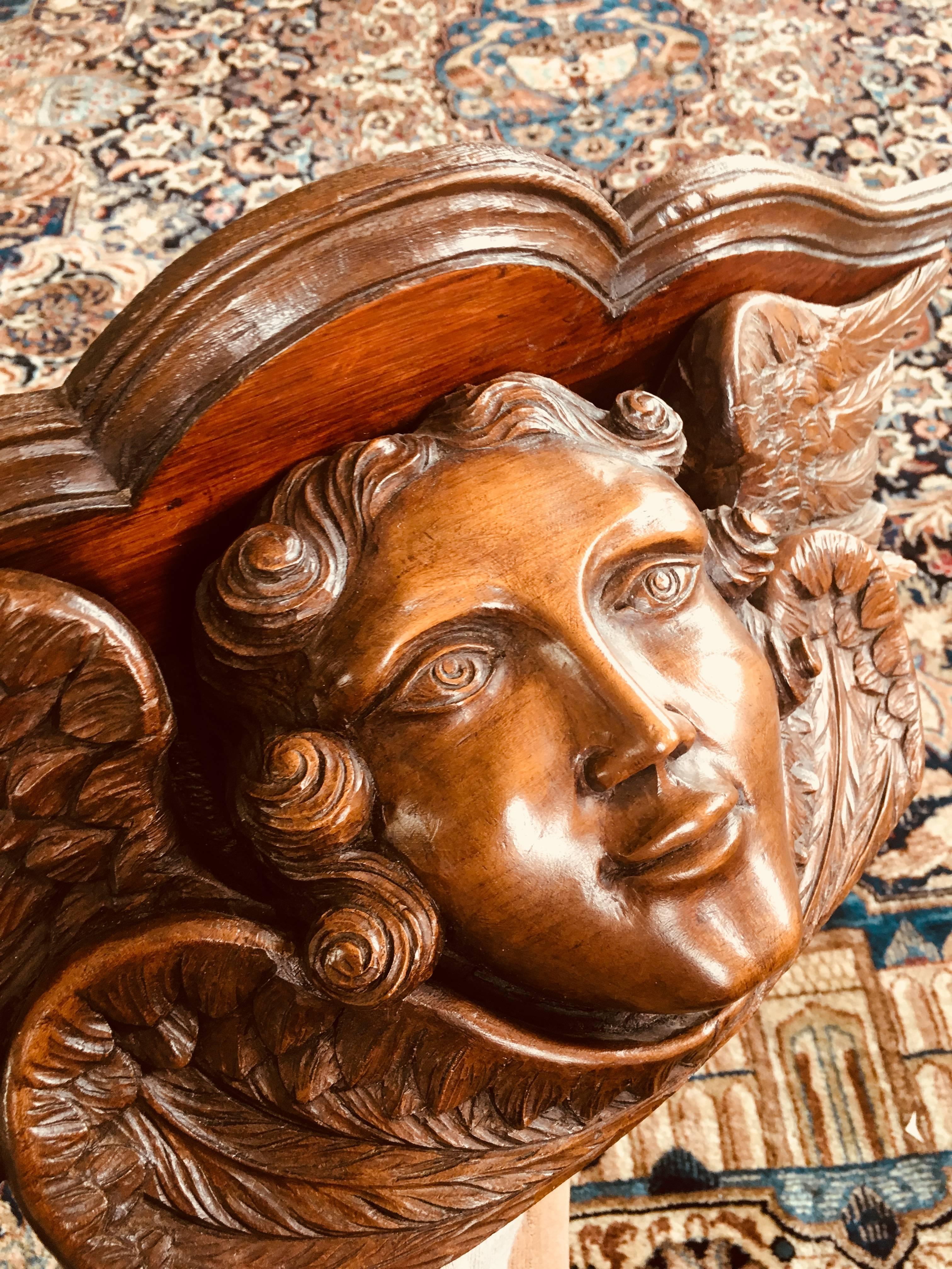Hand-Carved 18th Century French Exceptional Piece of Art, Angel's Head with Wings For Sale