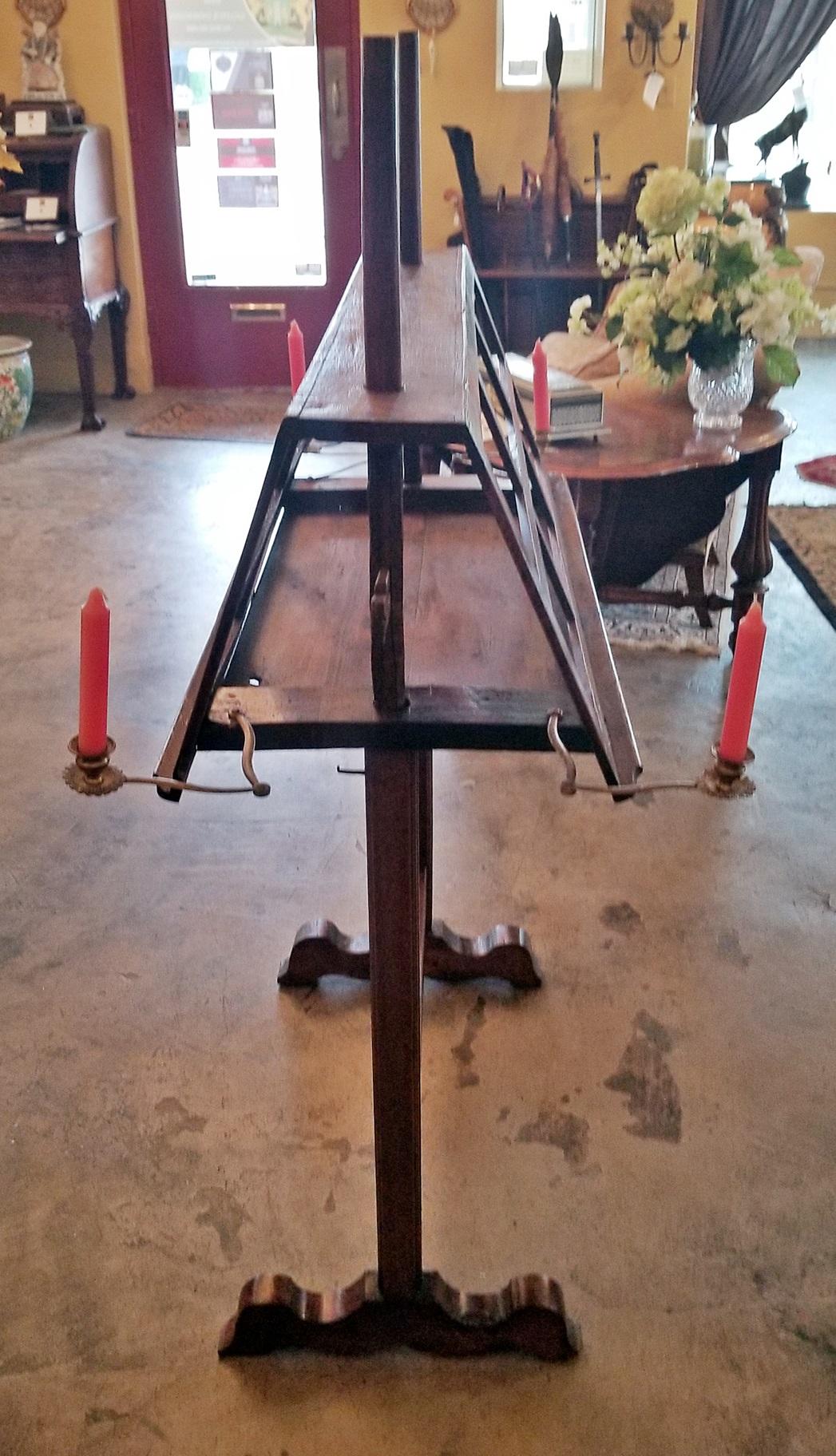 18C Grand Stand de Duo/Quartet en noyer à la française en vente 8