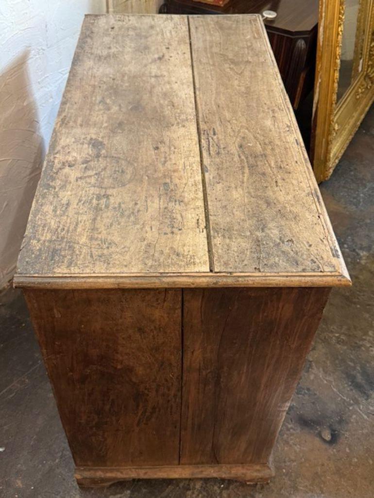 Arqueta francesa de nogal desteñido del siglo XVIII Francés en venta