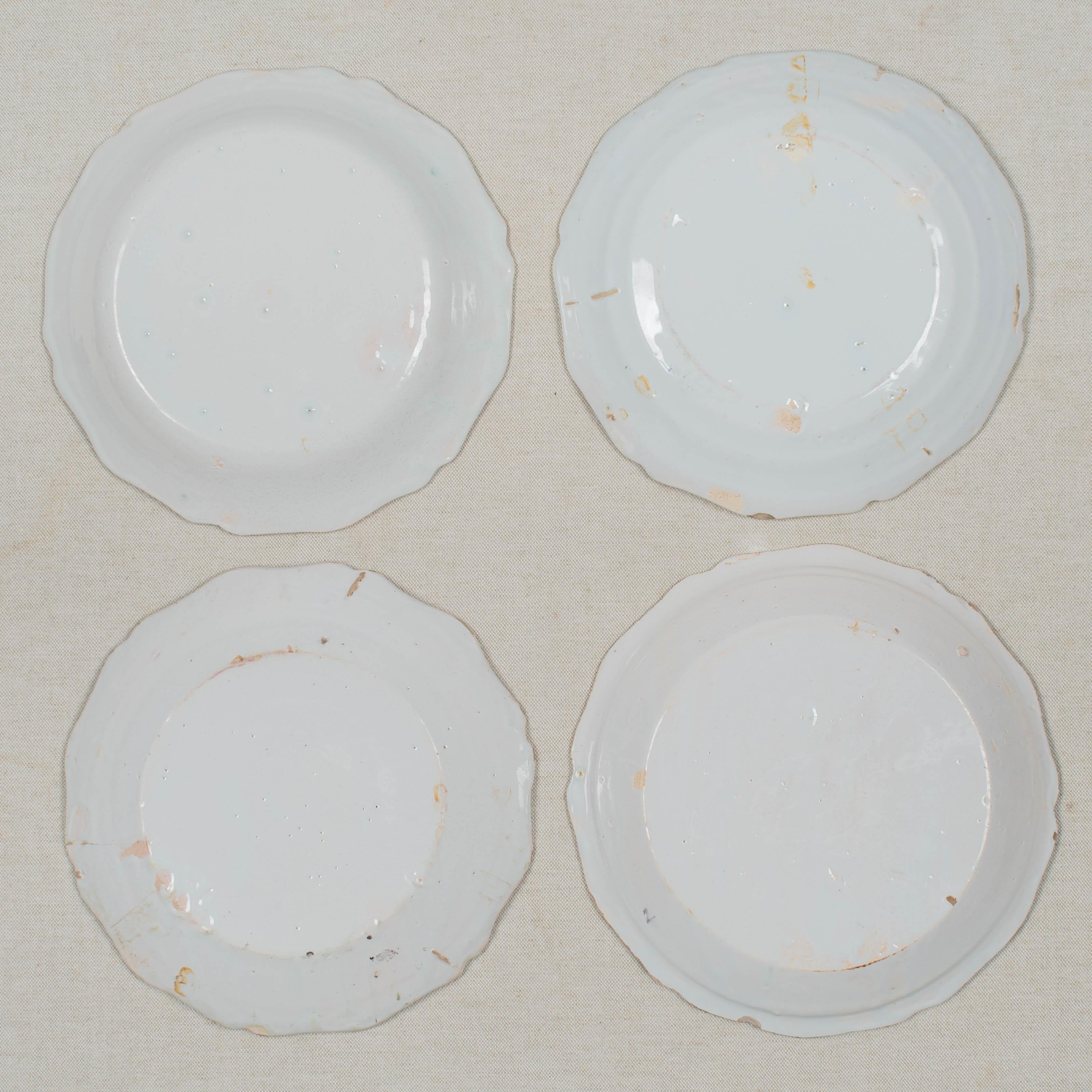 Juego de 4 platos de loza francesa del siglo XVIII Provincial francés en venta