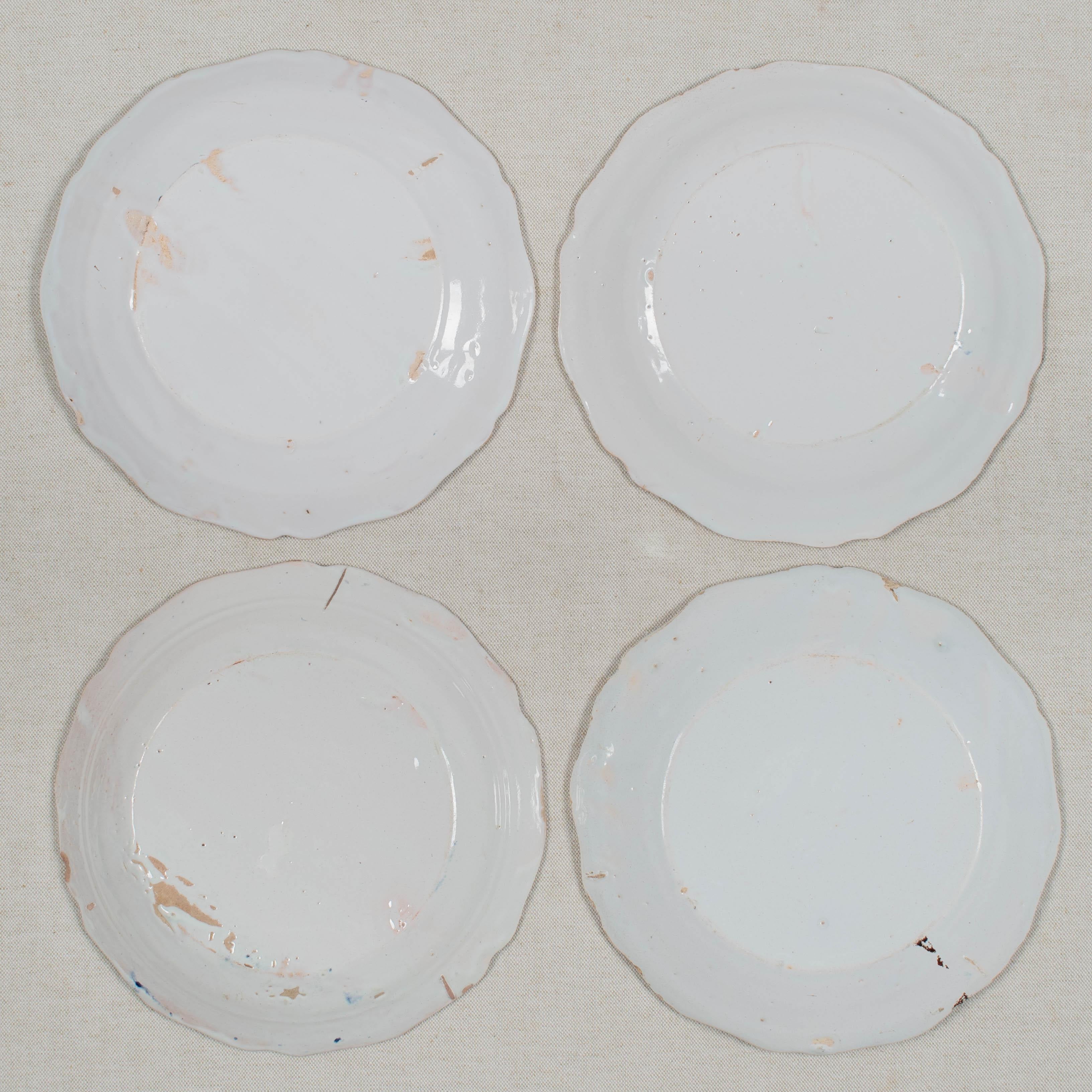 Juego de 4 platos de loza francesa del siglo XVIII Provincial francés en venta