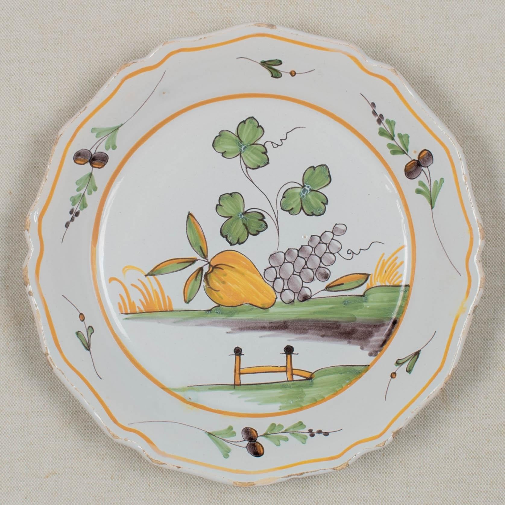 Juego de 4 platos de loza francesa del siglo XVIII Fayenza en venta
