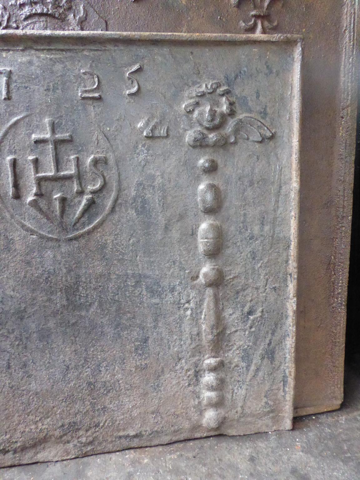 18th Century French Fireback 'Pillars with Medieval IHS Monogram' In Good Condition In Amerongen, NL