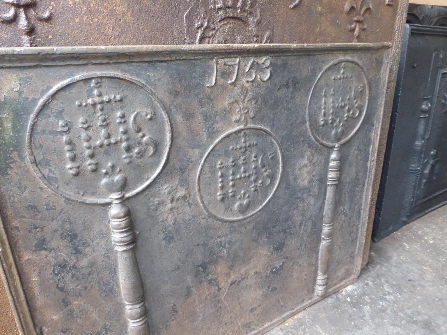 18th Century French Fireback Pillars with Medieval IHS Monograms In Good Condition In Amerongen, NL