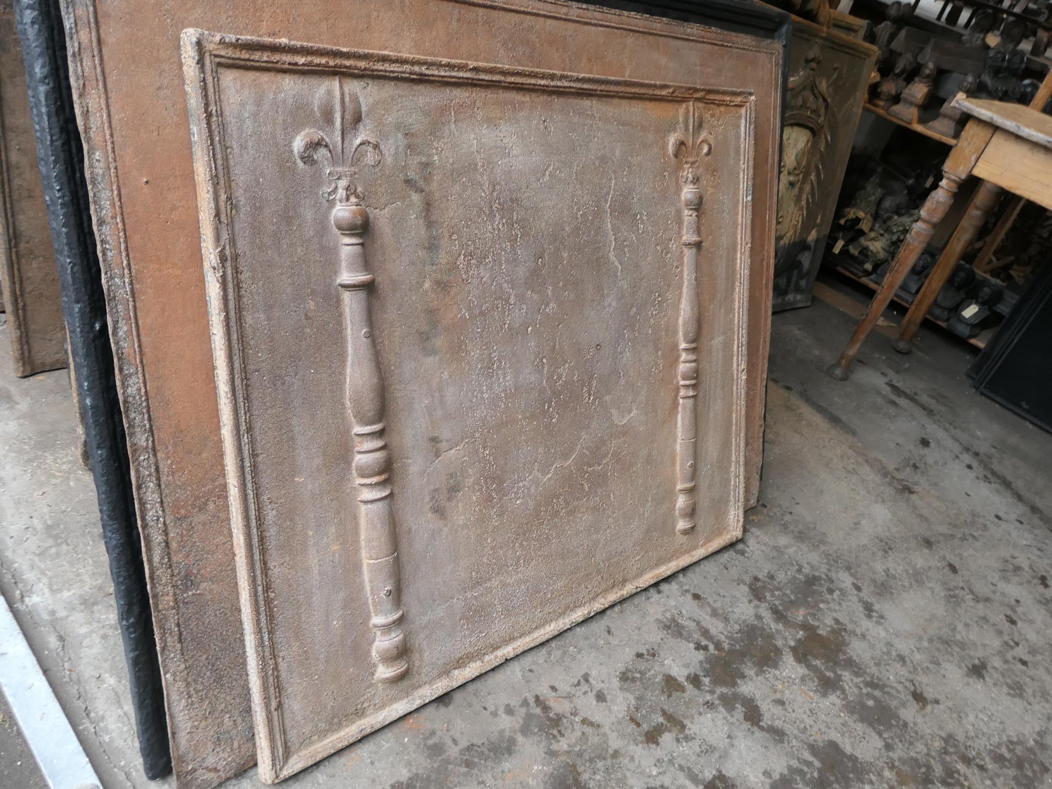 18th Century French Fireback / Backsplash with Pillars and Fleur De Lys For Sale 1