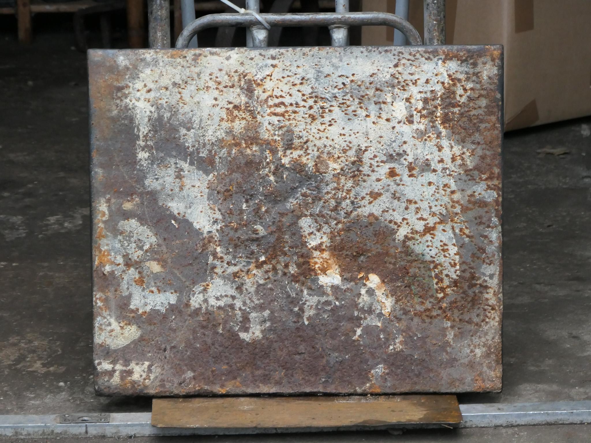 18th Century French Fireback / Backsplash with Pillars of Hercules, Dated 1751 For Sale 4