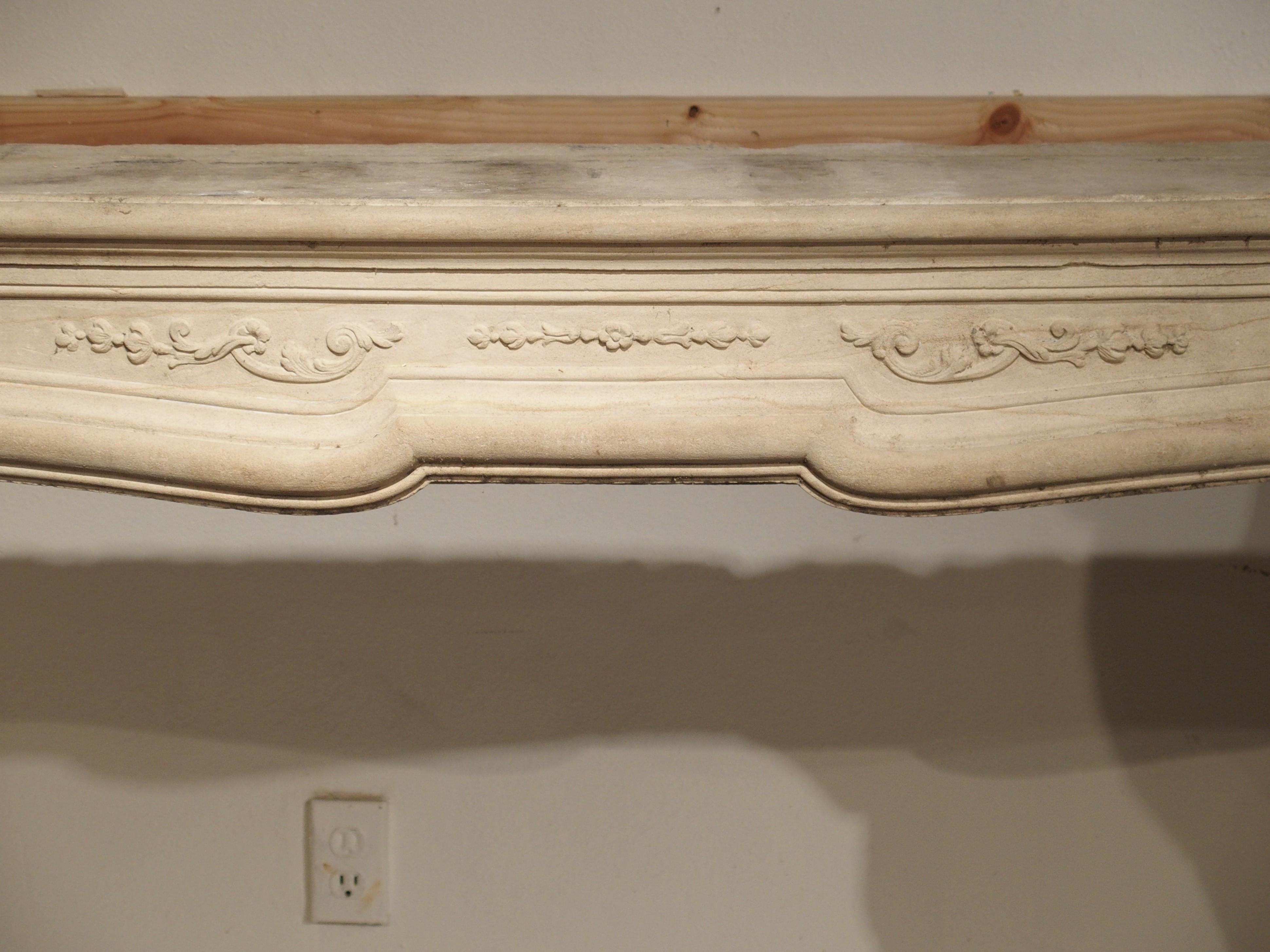 18th Century French Fireplace Mantel in Carved Limestone For Sale 1