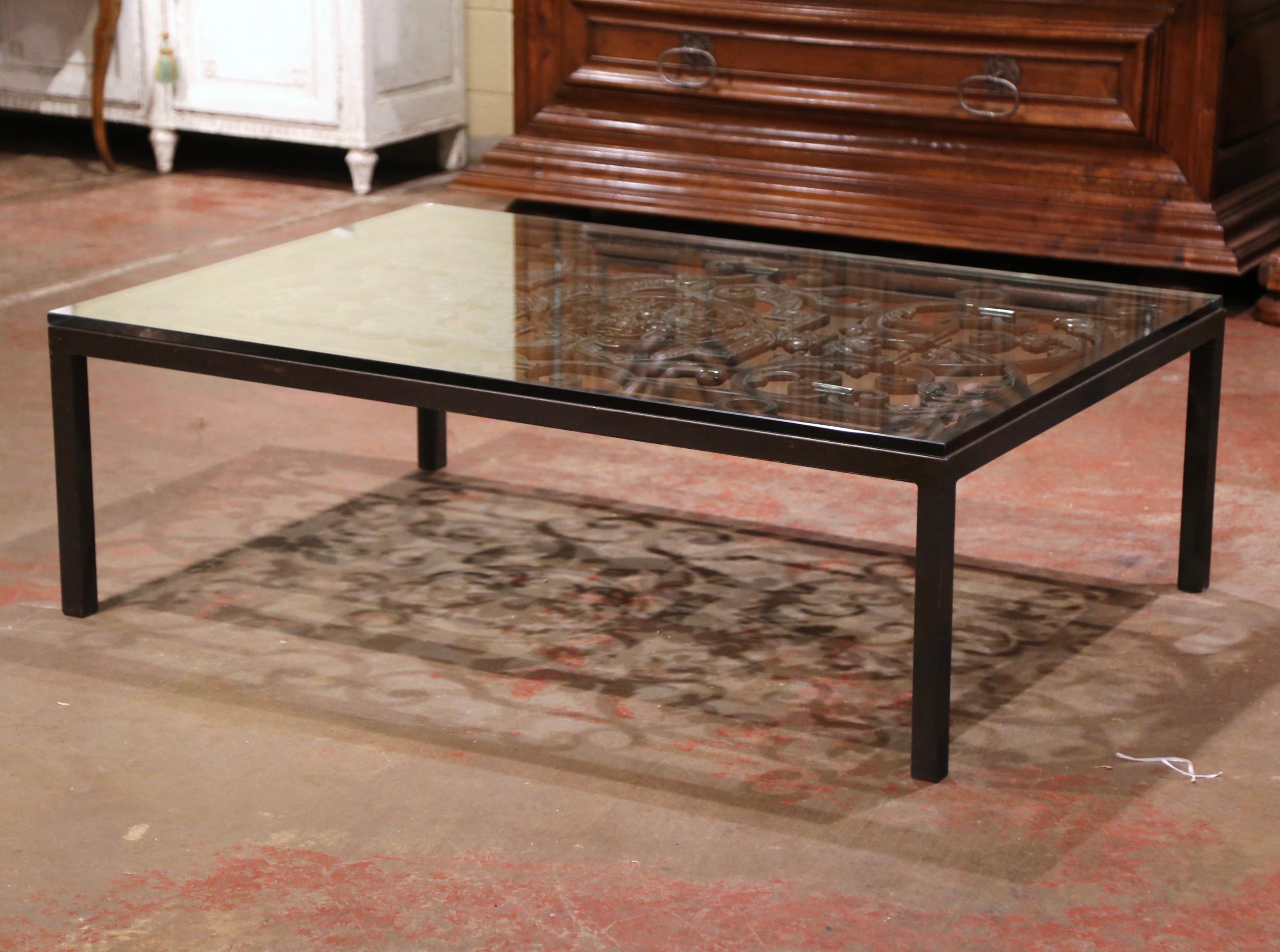 18th Century French Forged Iron Balcony Gate Coffee Table with Glass Top In Excellent Condition In Dallas, TX