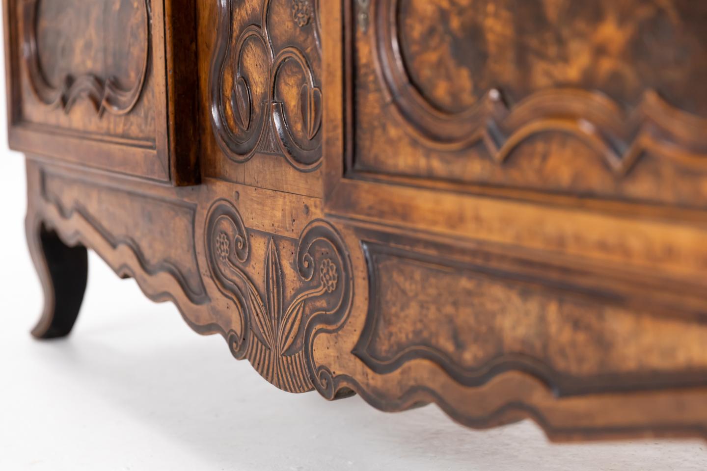18th Century and Earlier 18th Century French Fruitwood and Burr Ash Buffet