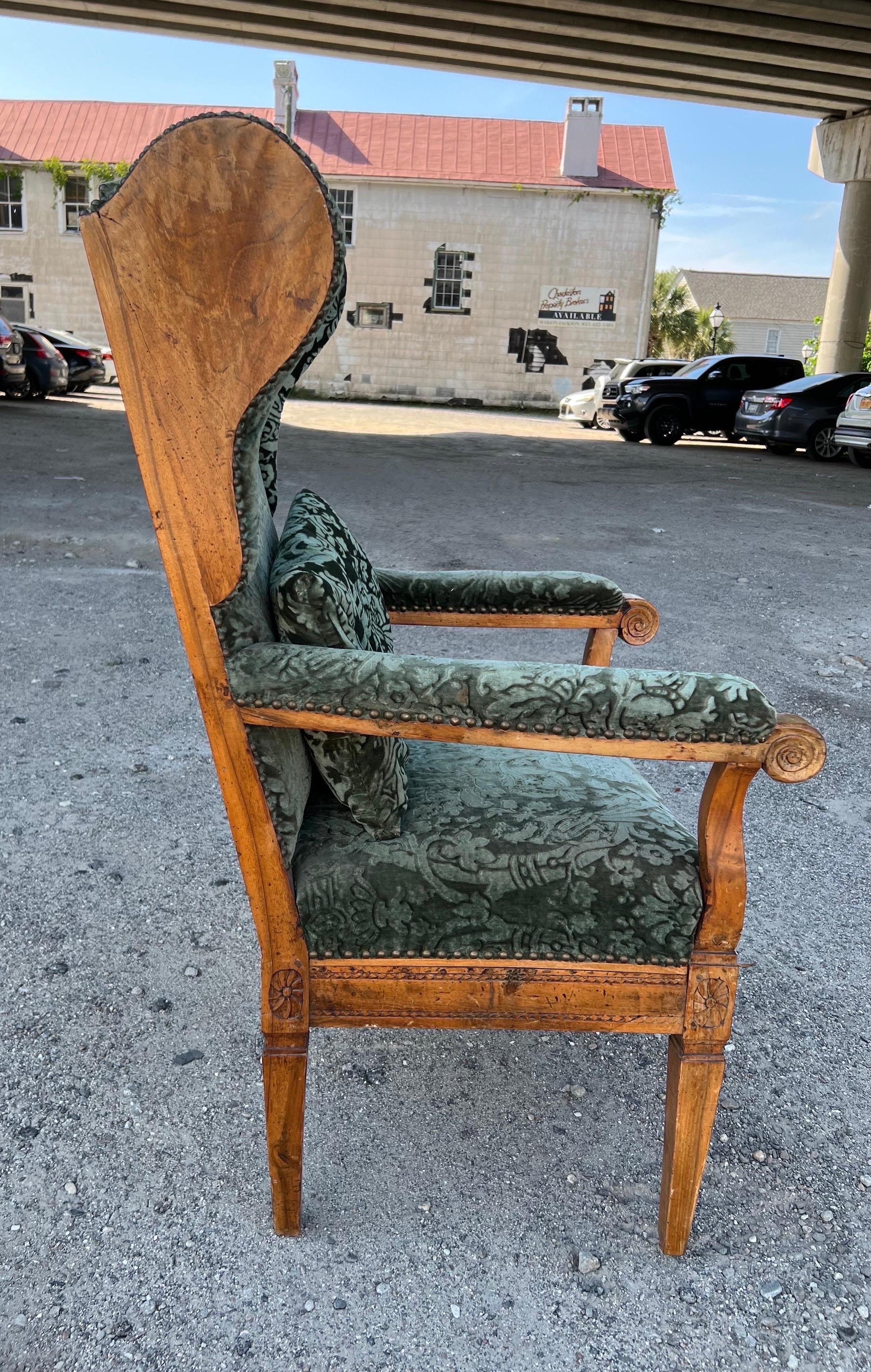 18th Century French Fruitwood Fauteuil À Oreills in Fortuny In Good Condition For Sale In Charleston, SC