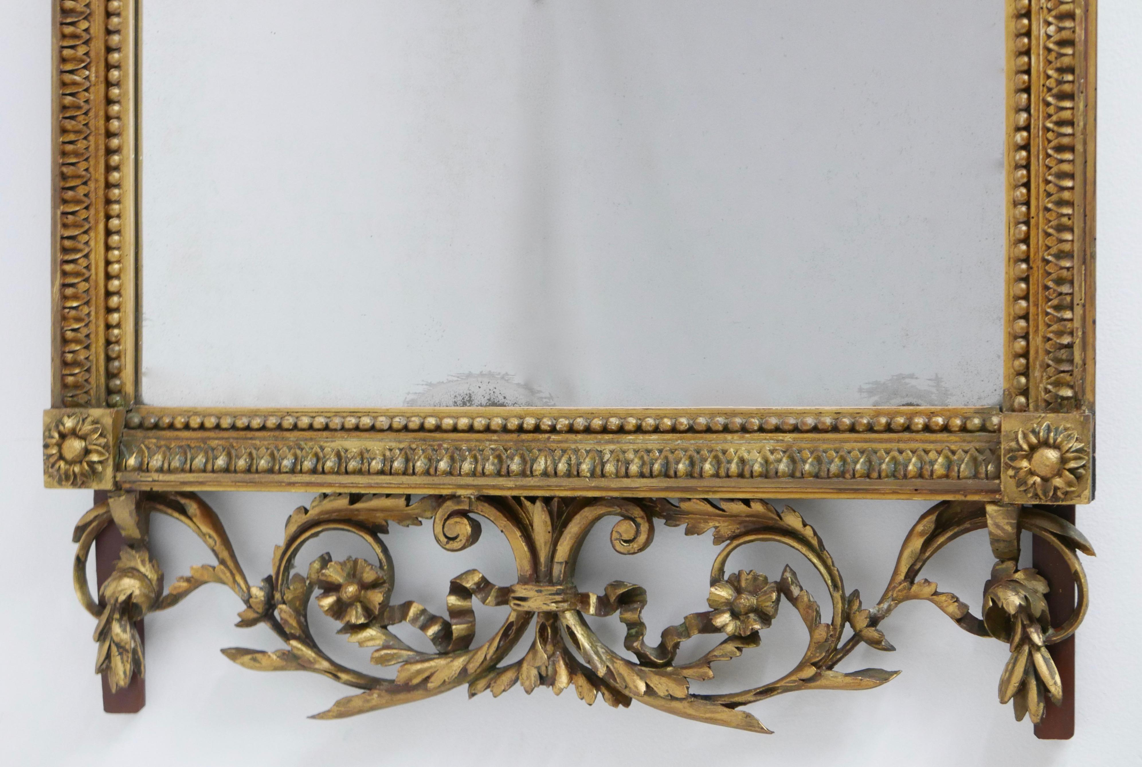 18th Century French Giltwood and Églomisé Pier Mirror For Sale 5