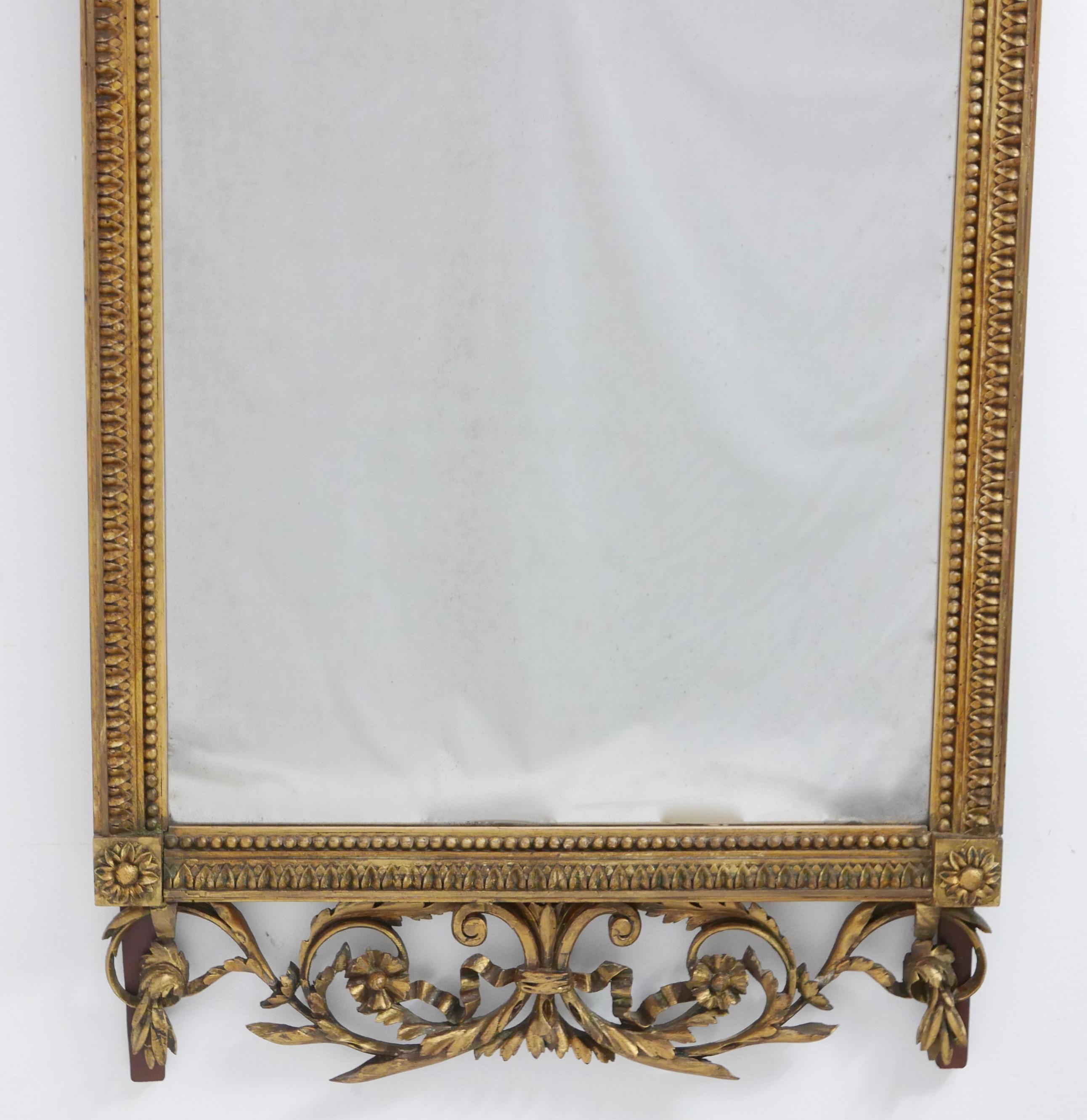 18th Century French Giltwood and Églomisé Pier Mirror For Sale 2
