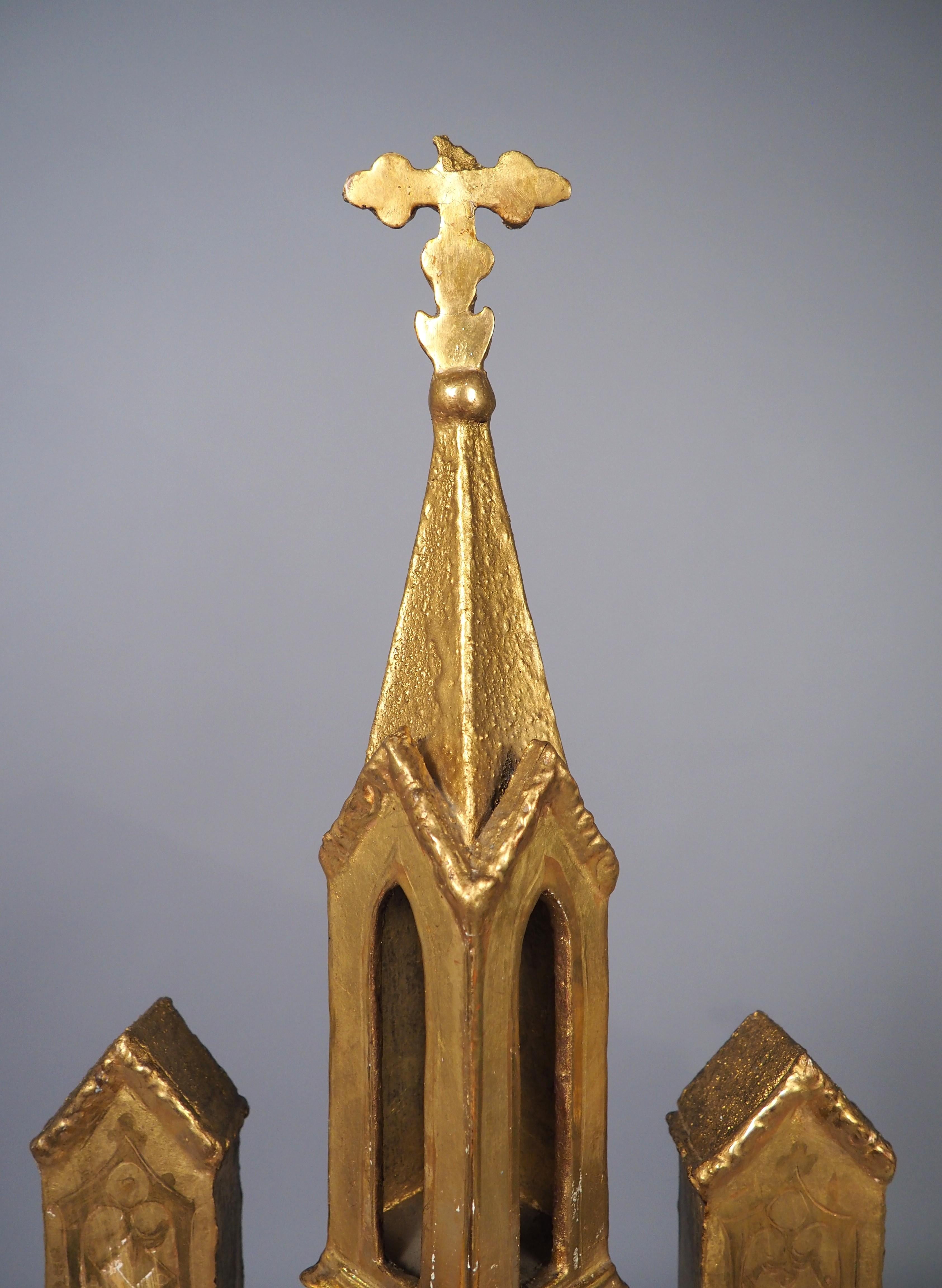 Ostensoir architectural en bois doré français du XVIIIe siècle Bon état - En vente à Dallas, TX