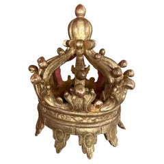 Couronne en bois doré du XVIIIe siècle